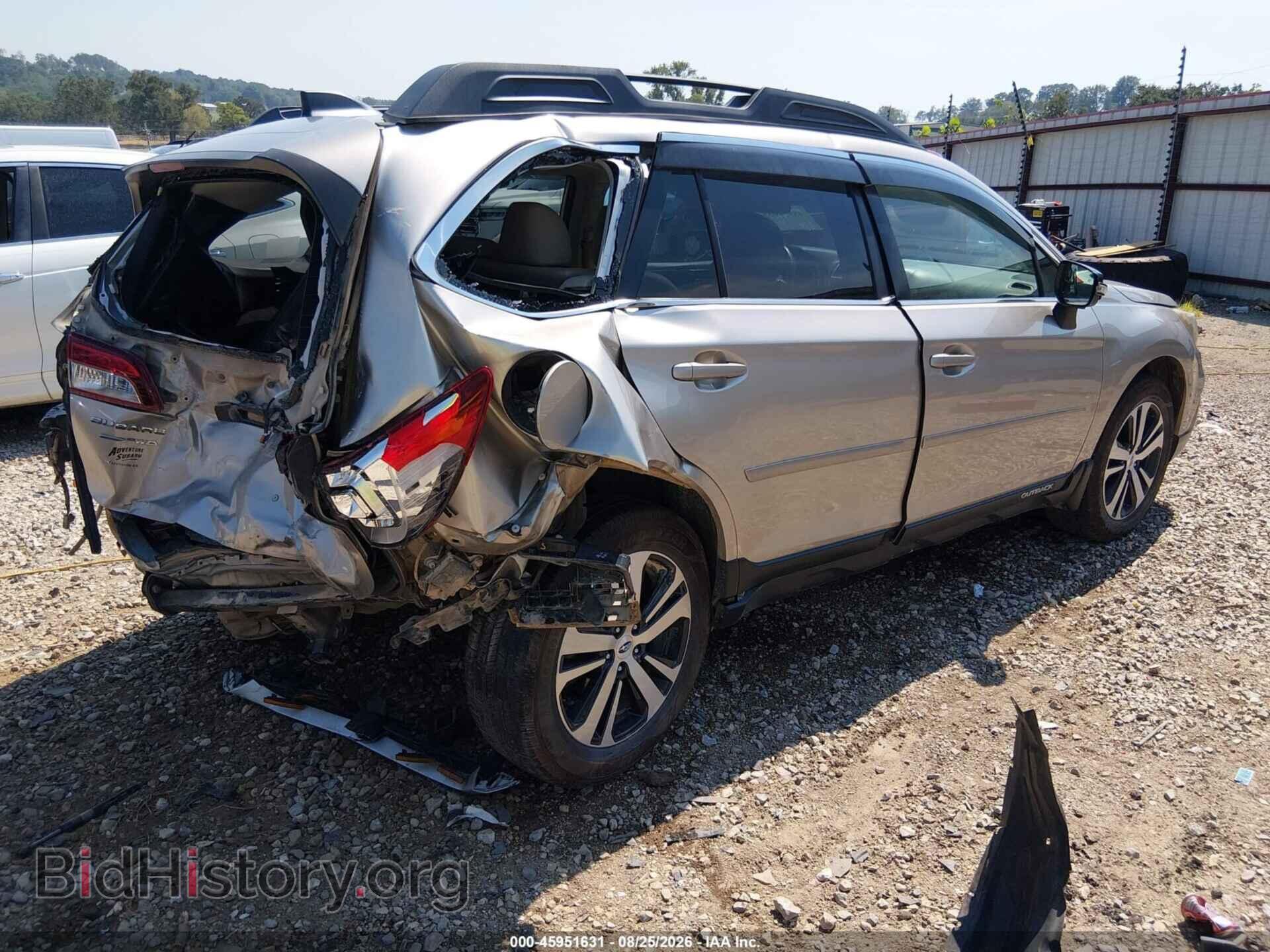 2018 SUBARU OUTBACK - VIN: 4S4BSANC6J3208875 - Фото 4