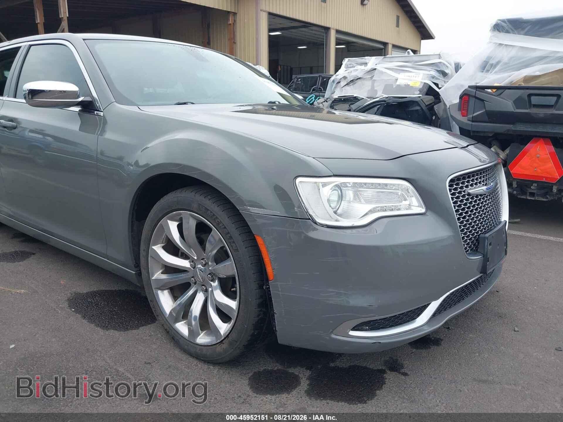 2019 CHRYSLER 300 - VIN: 2C3CCAAG1KH590587 - Фото 6
