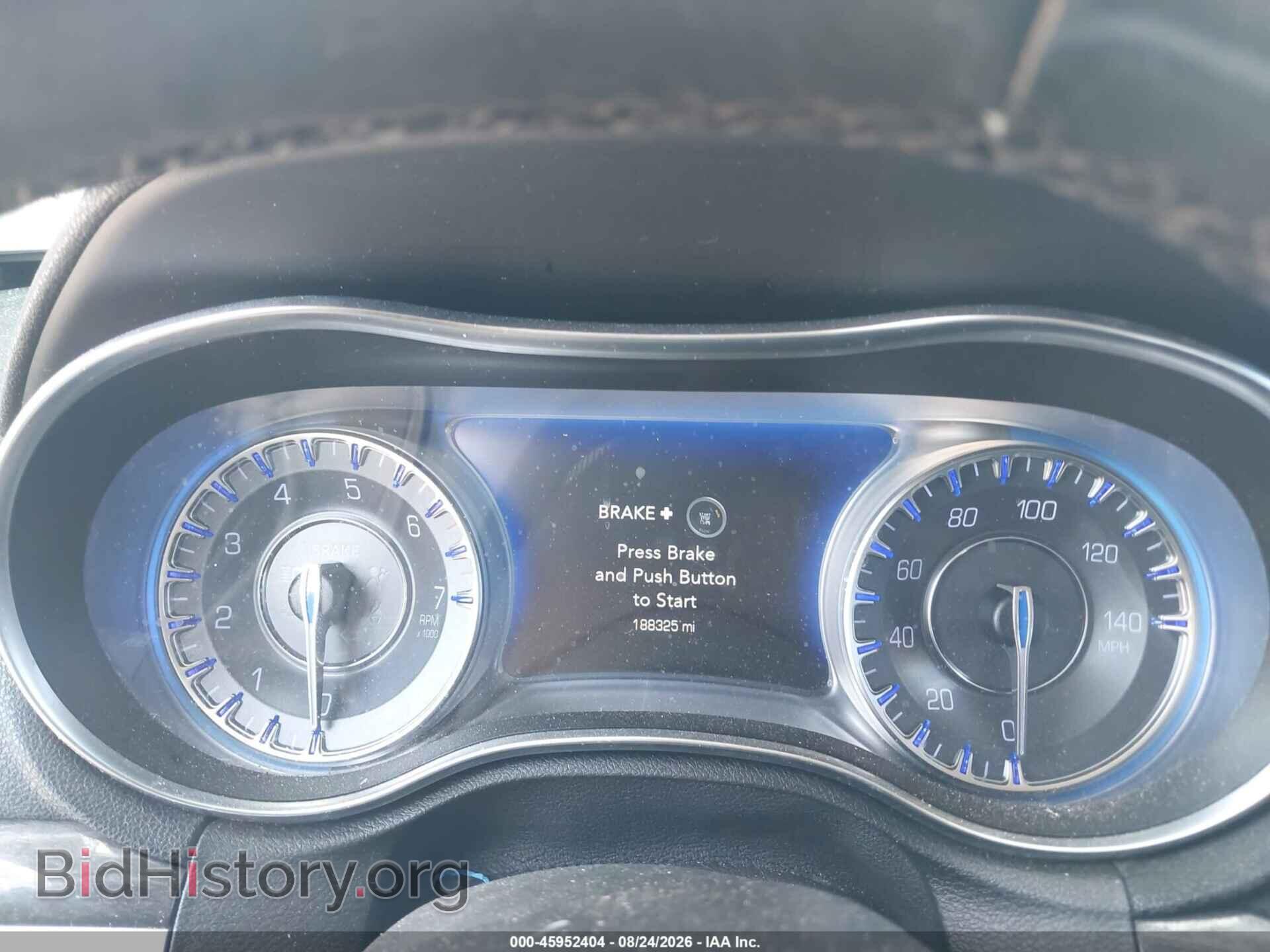 2019 CHRYSLER 300 - VIN: 2C3CCAAG0KH612174 - Фото 7