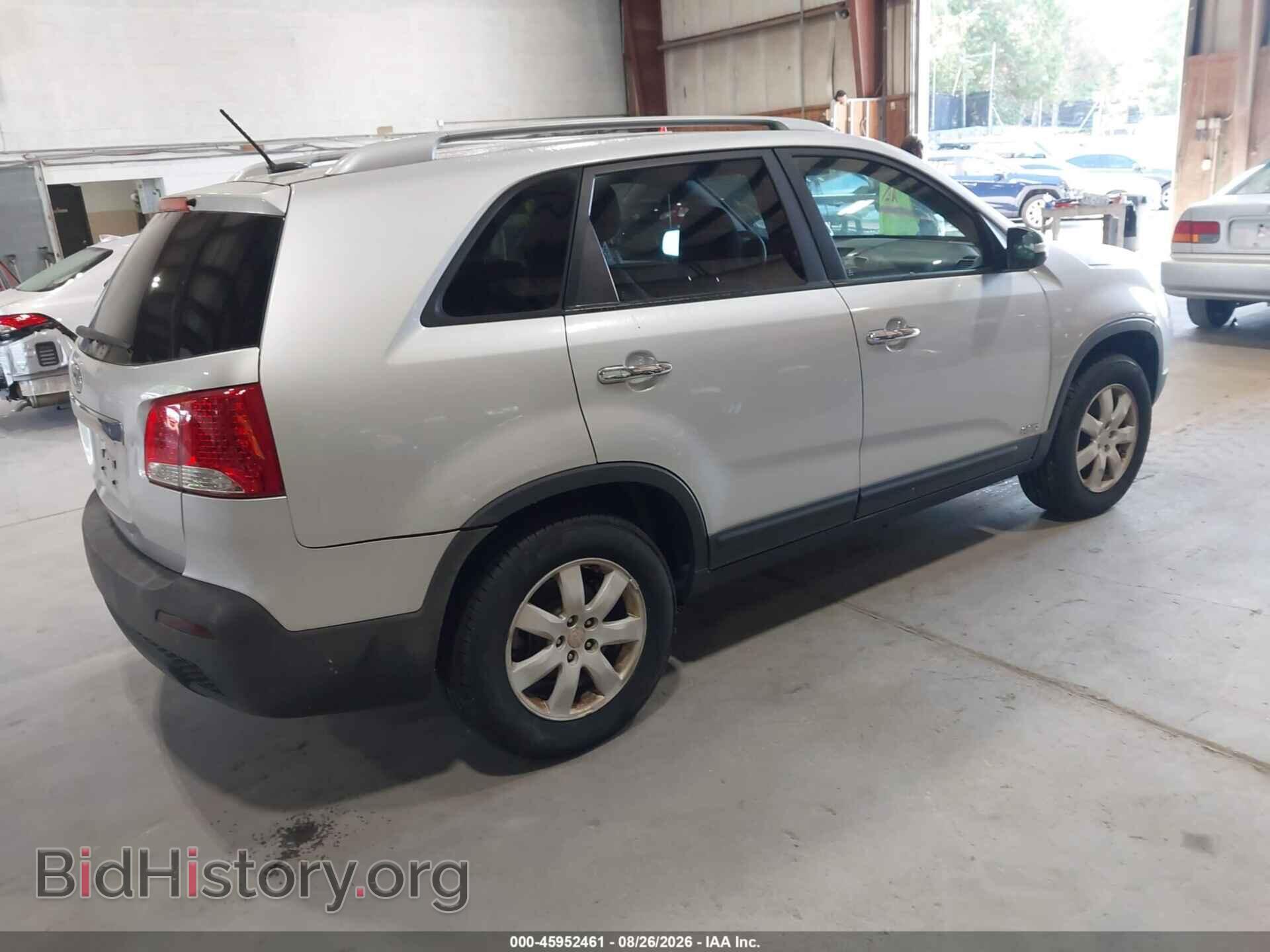 2011 KIA SORENTO - VIN: 5XYKTCA14BG003473 - Photo 4