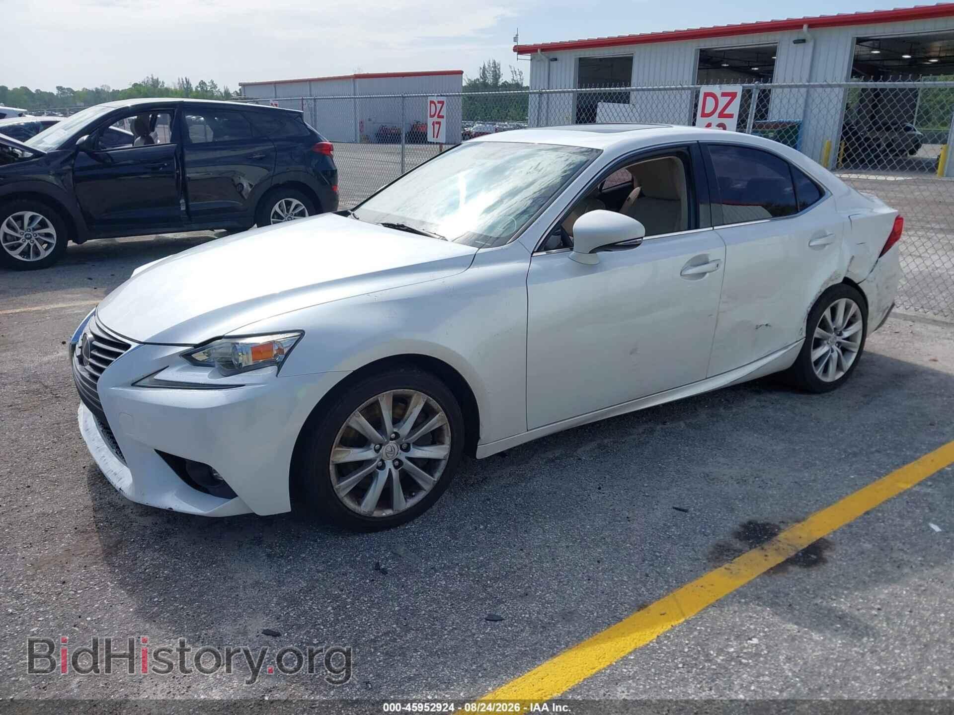 2016 LEXUS IS 200T - VIN: JTHBA1D26G5004069 - Фото 2