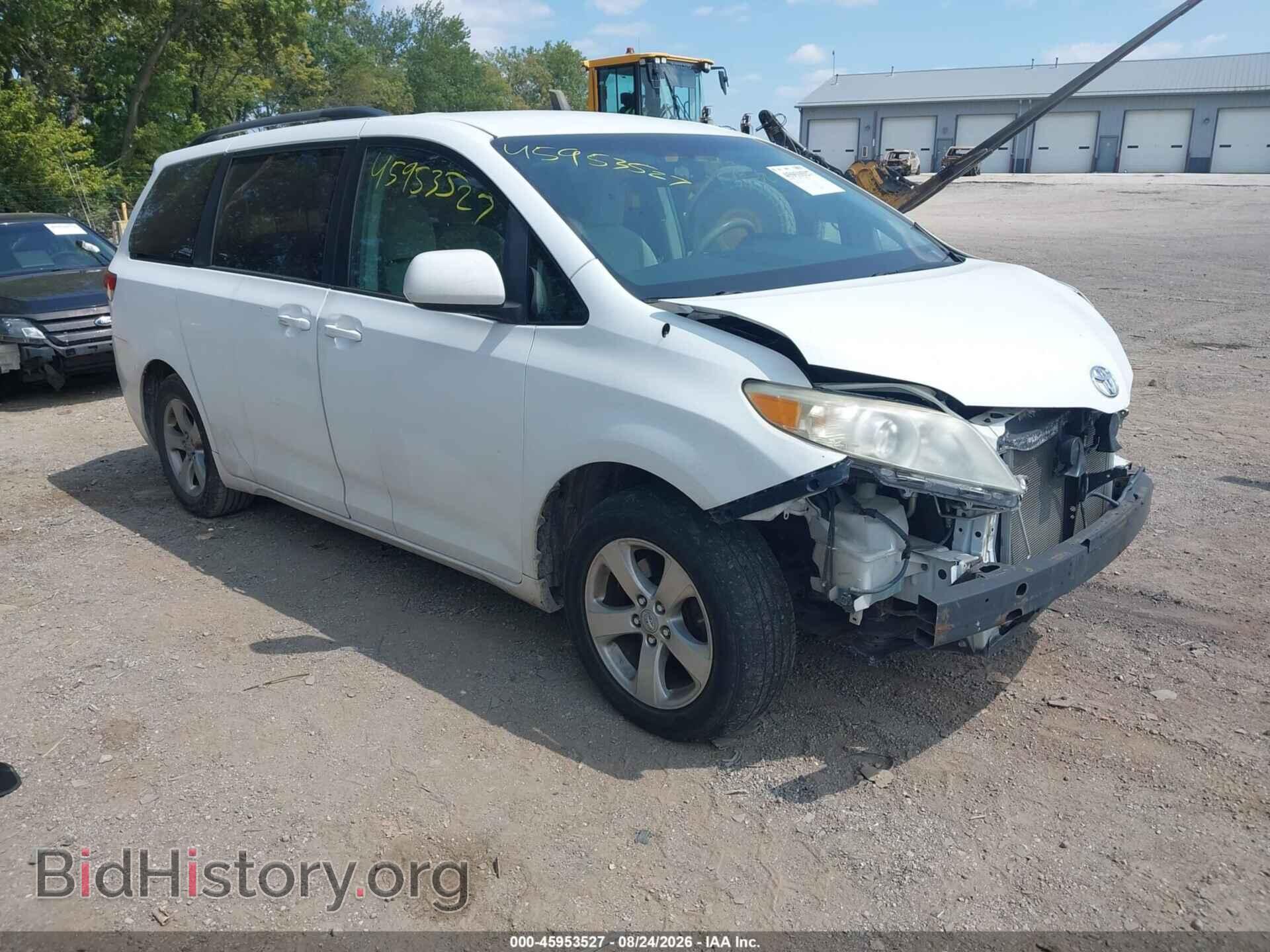 Фотография 5TDKK3DC2BS073184 - TOYOTA SIENNA 2011