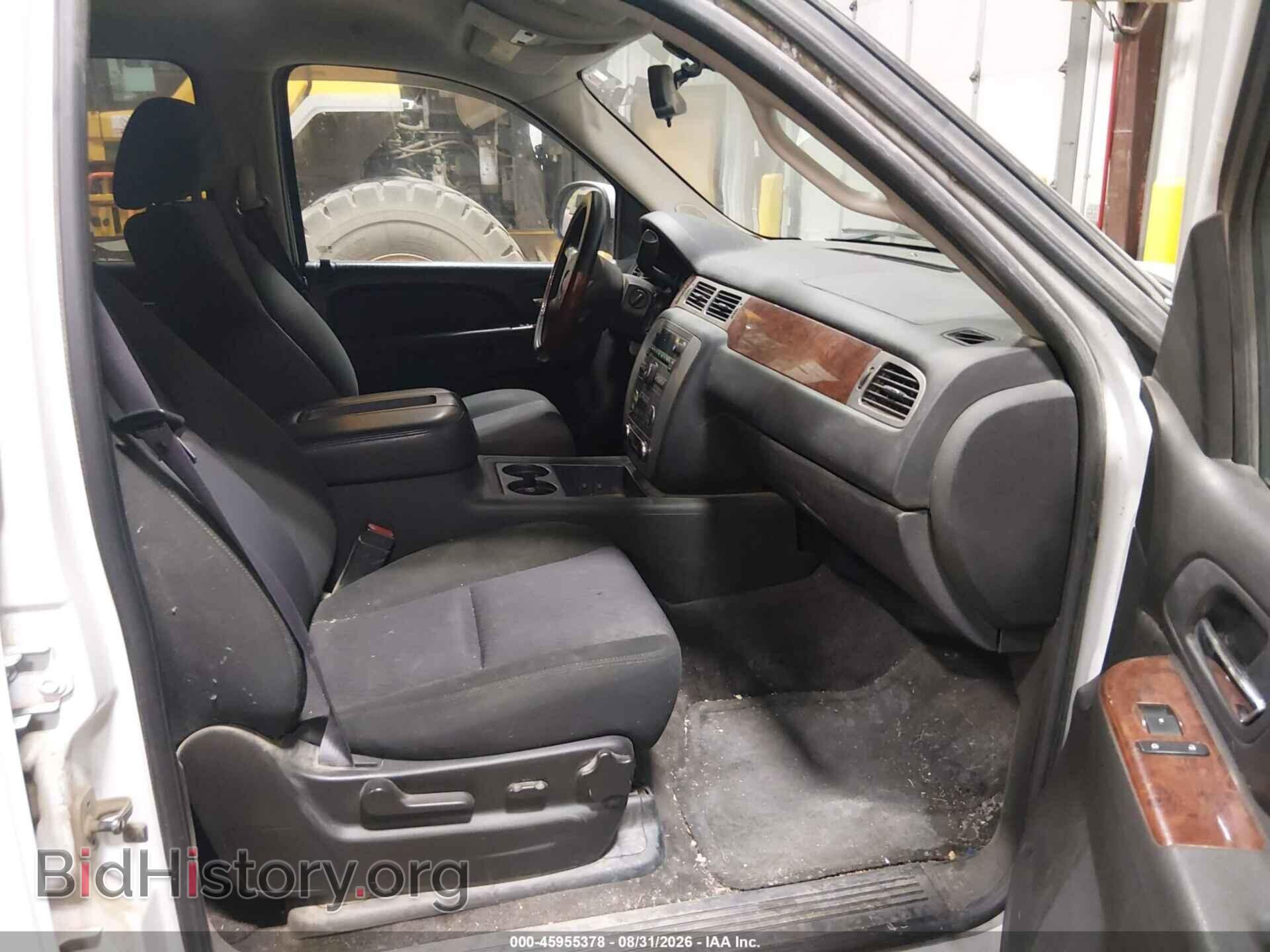 2011 GMC YUKON - VIN: 1GKS2AE03BR229874 - Photo 5