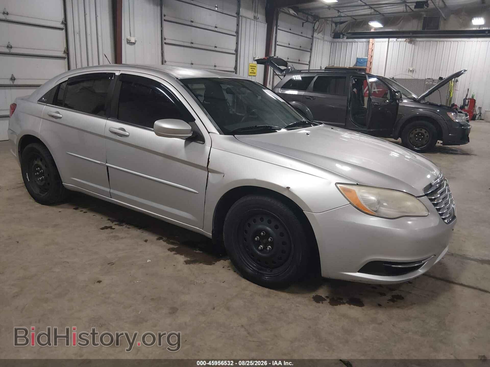 Фотография 1C3CCBABXCN200072 - CHRYSLER 200 2012