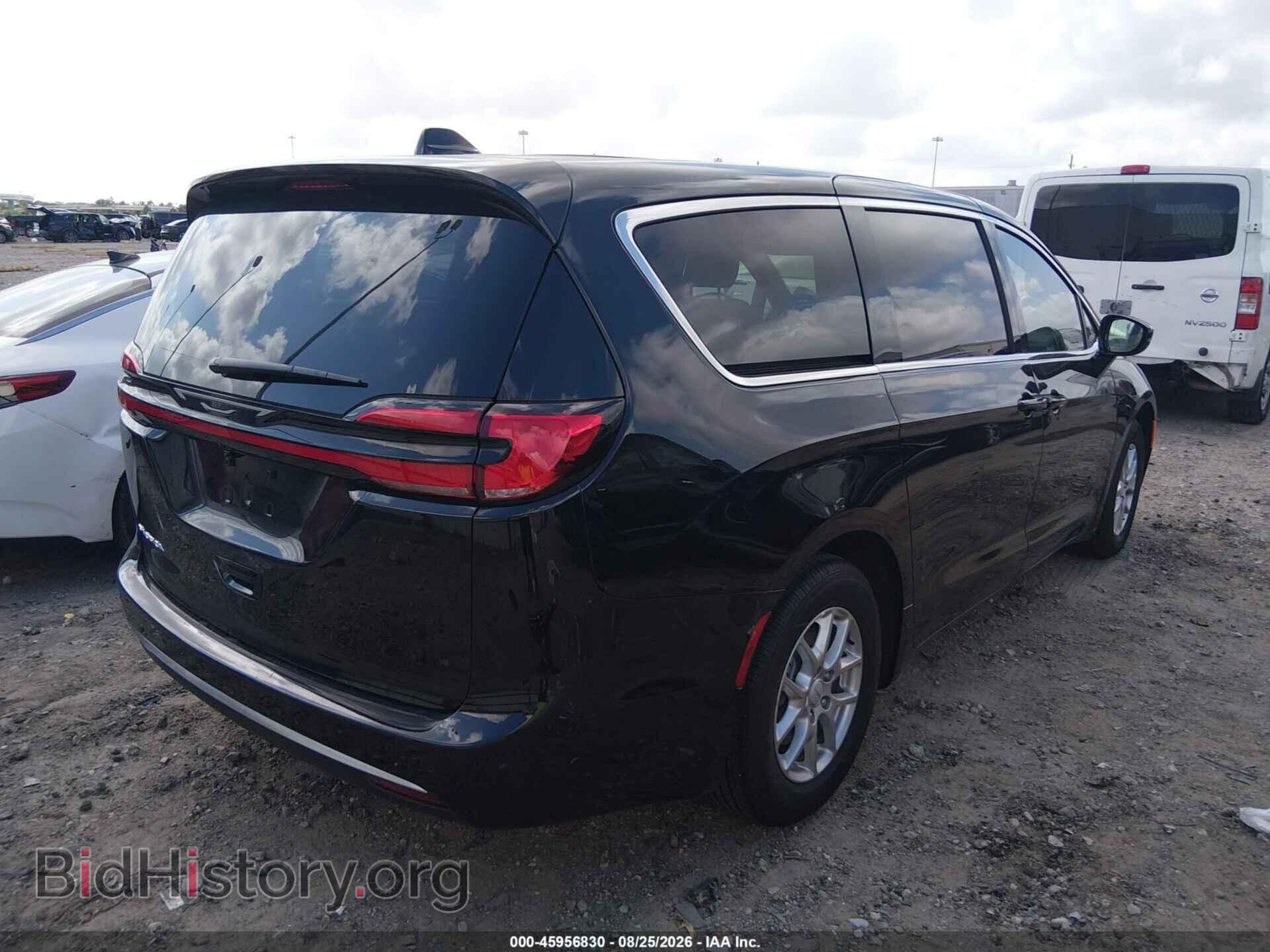 2027 CHRYSLER PACIFICA - VIN: 2C4RC1BG9VR585463 - Фото 4