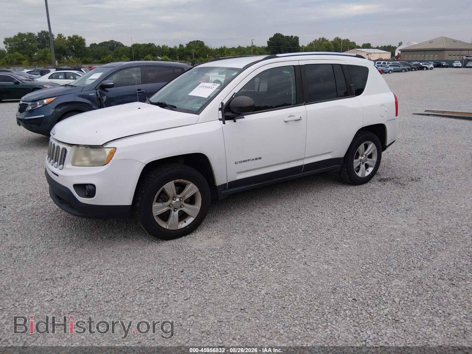 2012 JEEP COMPASS - VIN: 1C4NJCEB8CD627475 - Photo 2