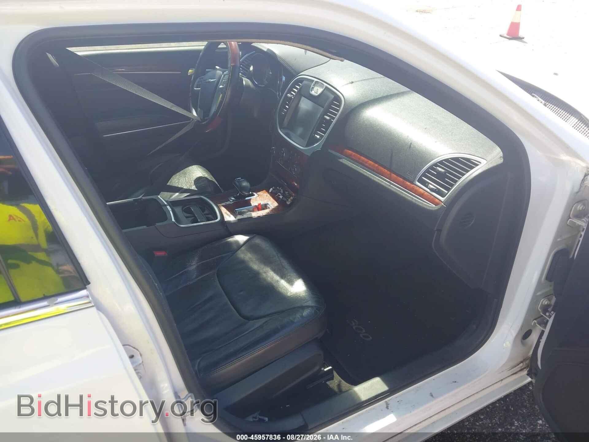 2014 CHRYSLER 300 - VIN: 2C3CCAAG3EH175758 - Фото 5