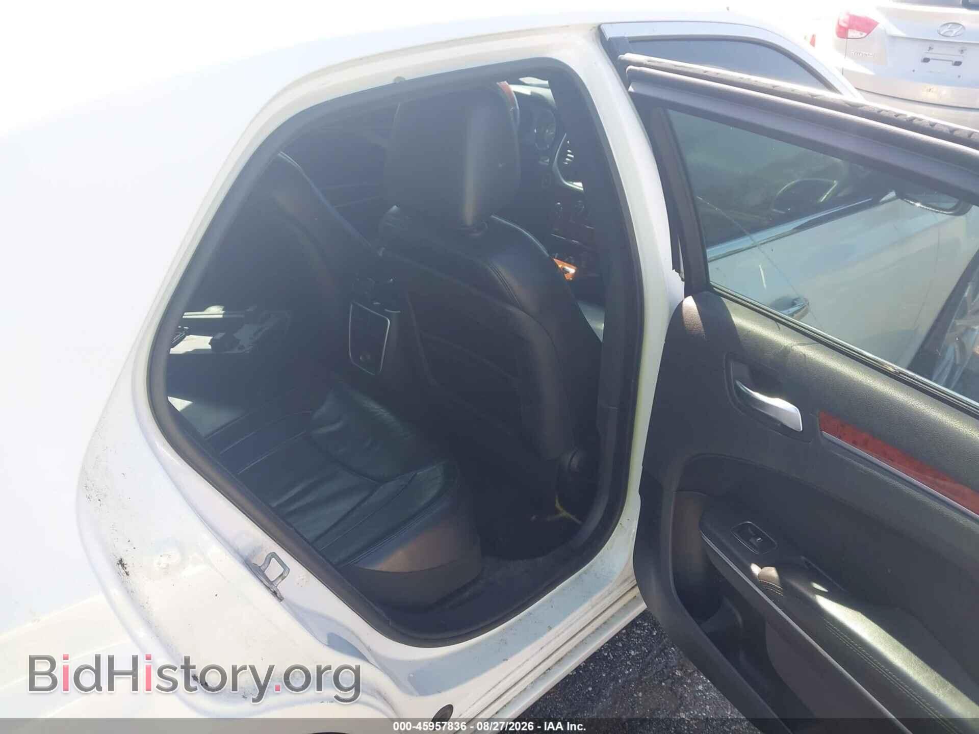 2014 CHRYSLER 300 - VIN: 2C3CCAAG3EH175758 - Фото 8