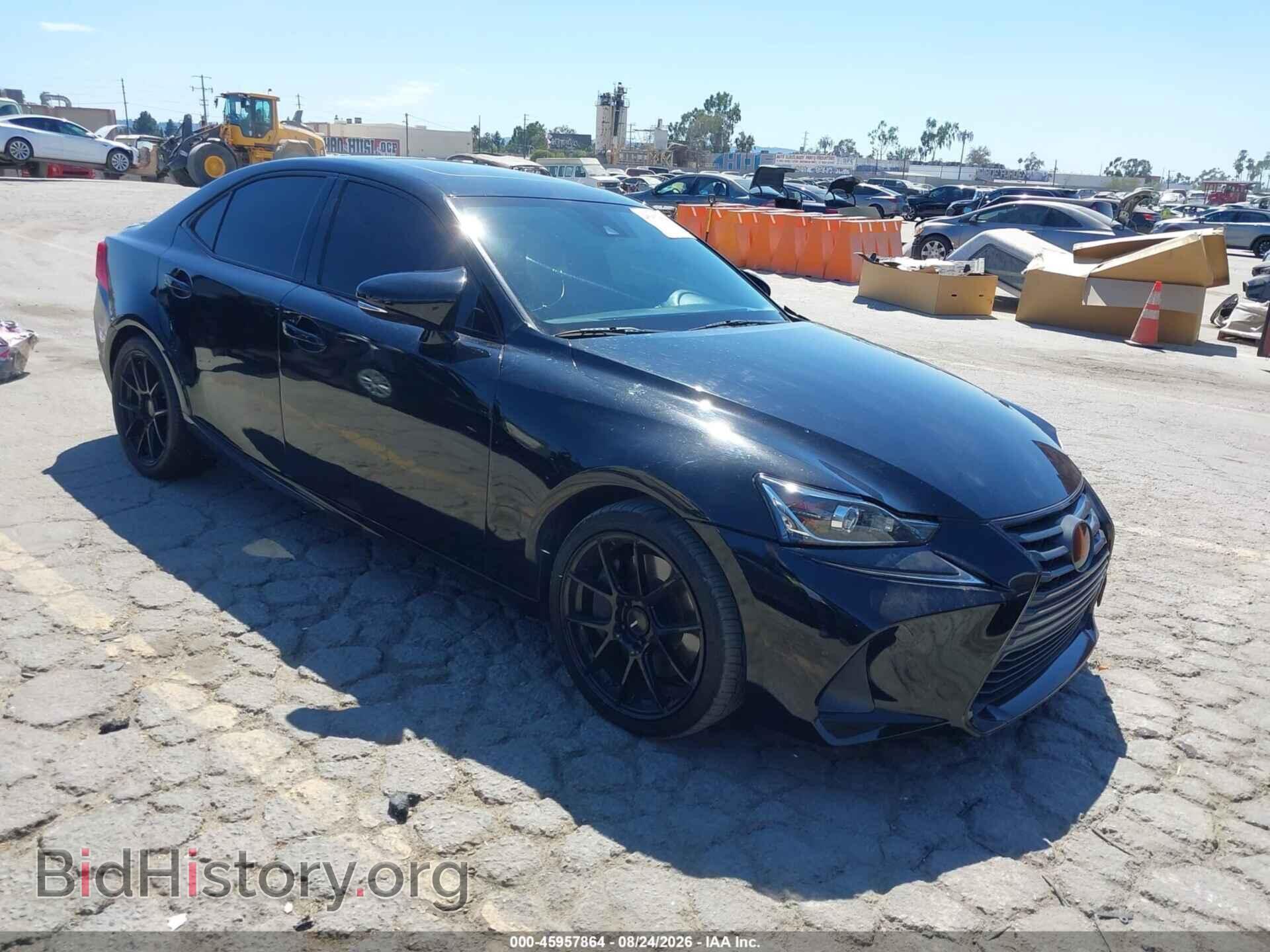 Photo JTHBA1D22H5040598 - LEXUS IS 200T 2017
