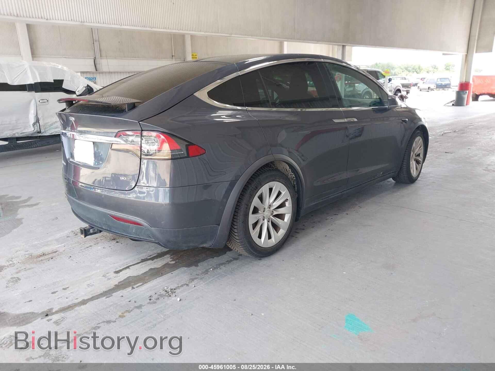 2017 TESLA MODEL X - VIN: 5YJXCDE20HF038302 - Фото 4