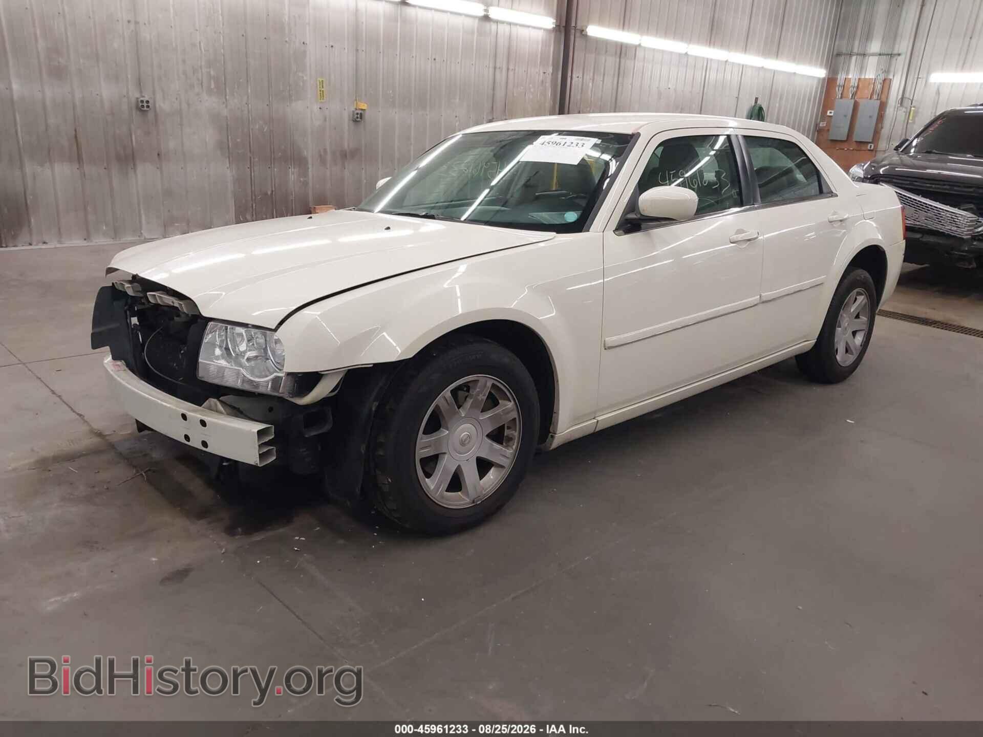2005 CHRYSLER 300 - VIN: 2C3JA53G05H180806 - Фото 2