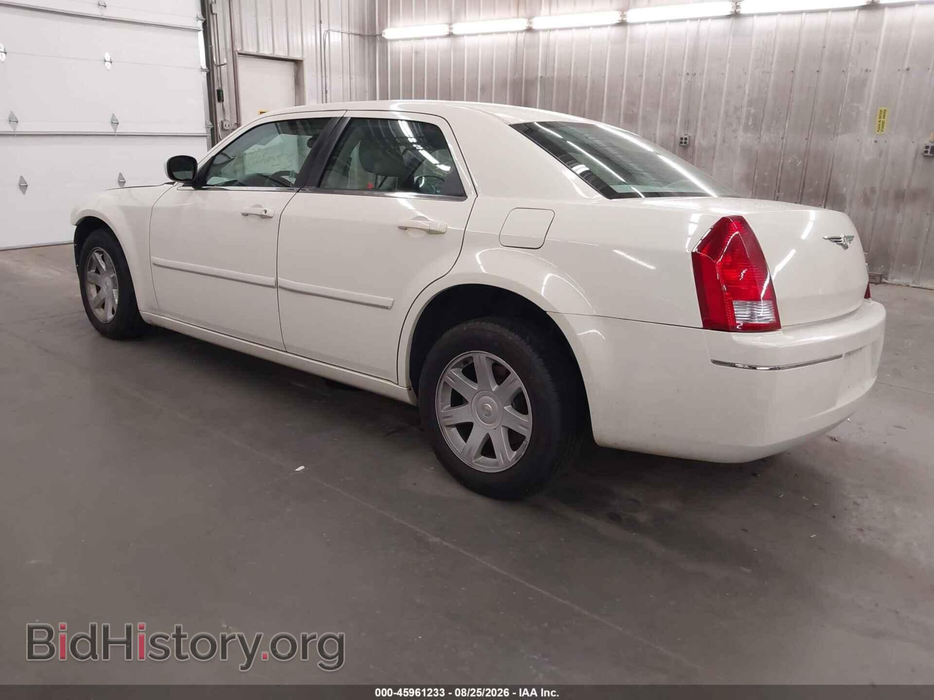 2005 CHRYSLER 300 - VIN: 2C3JA53G05H180806 - Фото 3