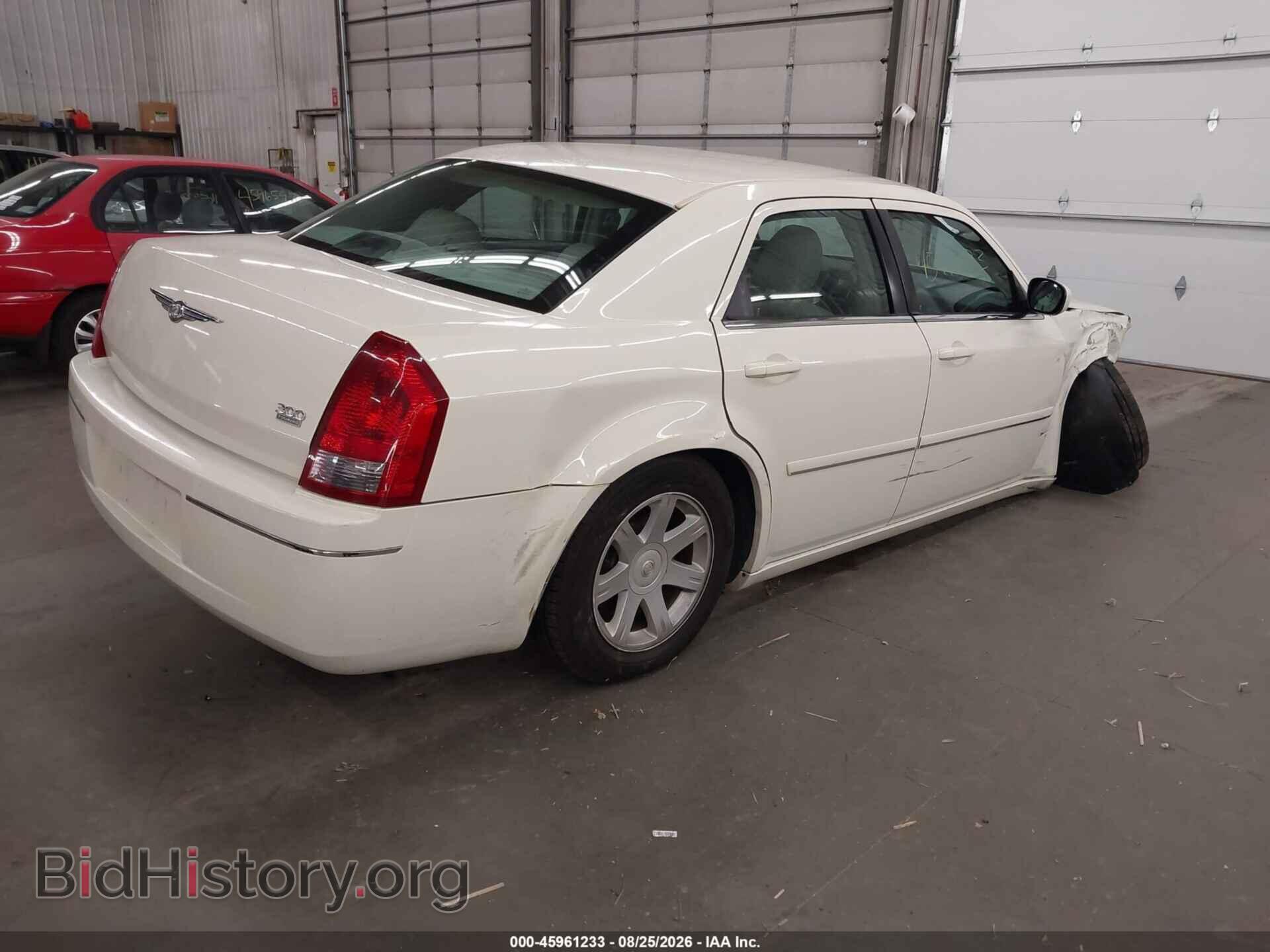 2005 CHRYSLER 300 - VIN: 2C3JA53G05H180806 - Фото 4