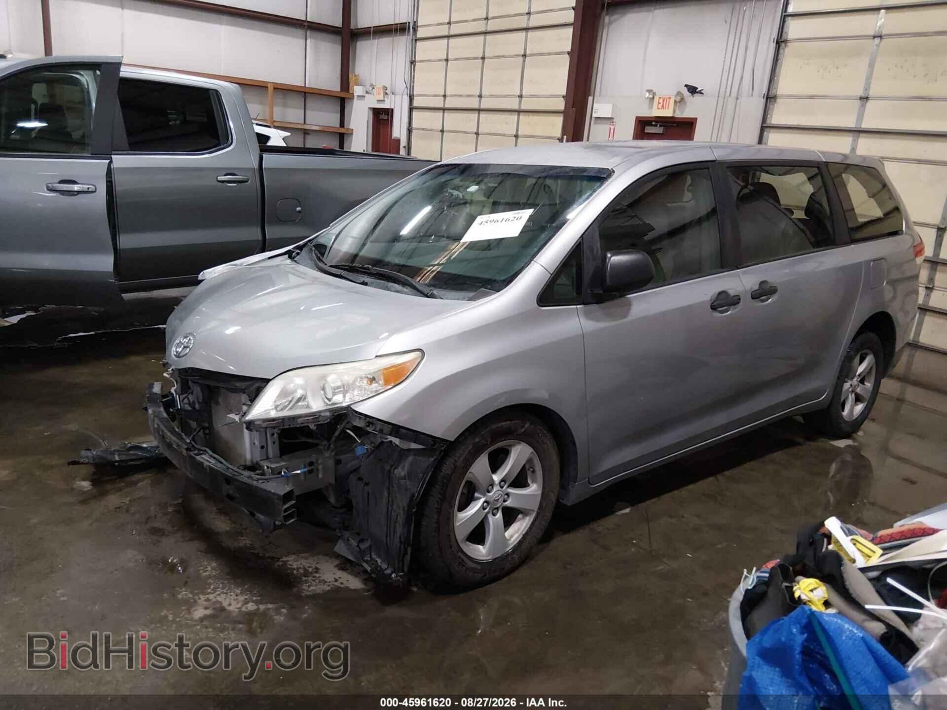 2012 TOYOTA SIENNA - VIN: 5TDKA3DC7CS014085 - Photo 2
