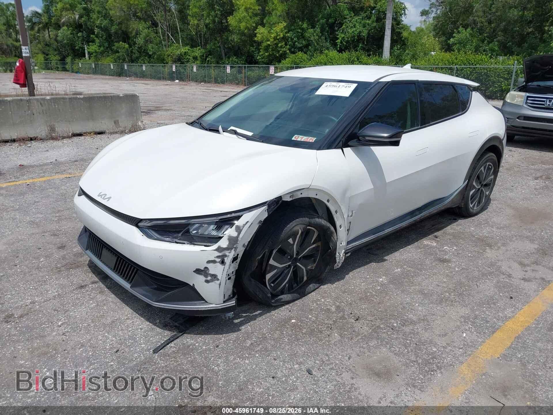 2022 KIA EV6 - VIN: KNDC34LA2N5047847 - Photo 2