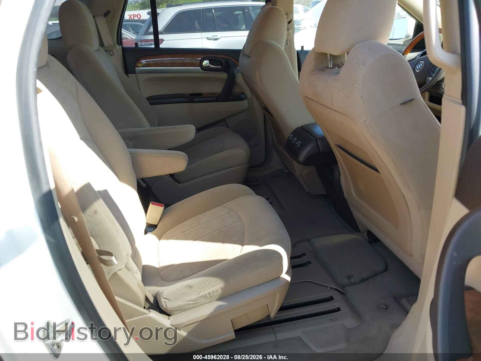 2011 BUICK ENCLAVE - VIN: 5GAKRAED1BJ308647 - Photo 8