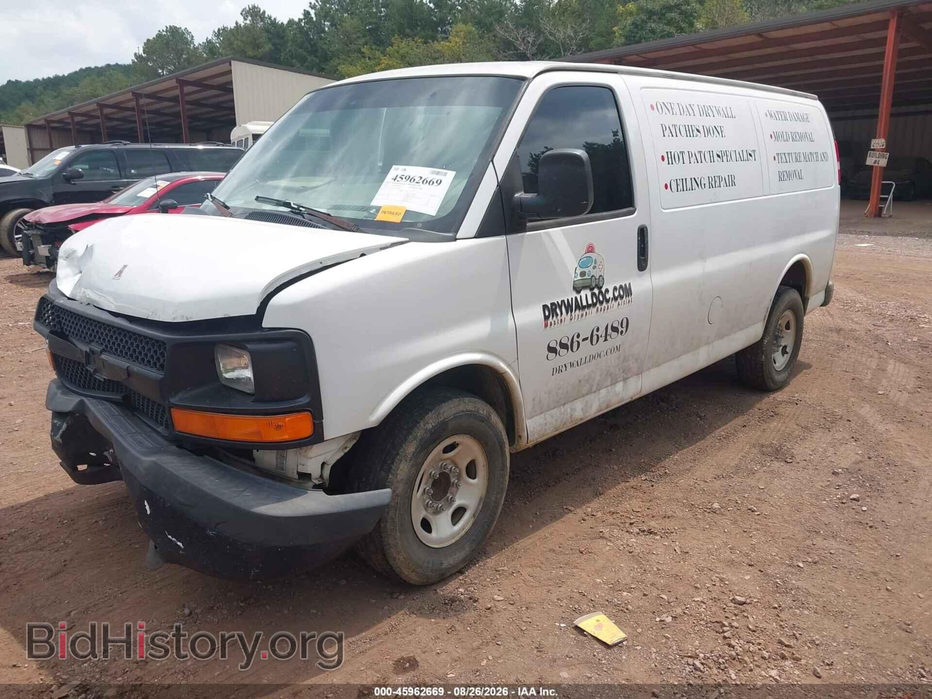 2013 CHEVROLET EXPRESS 2500 - VIN: 1GCWGFCA1D1154486 - Photo 2