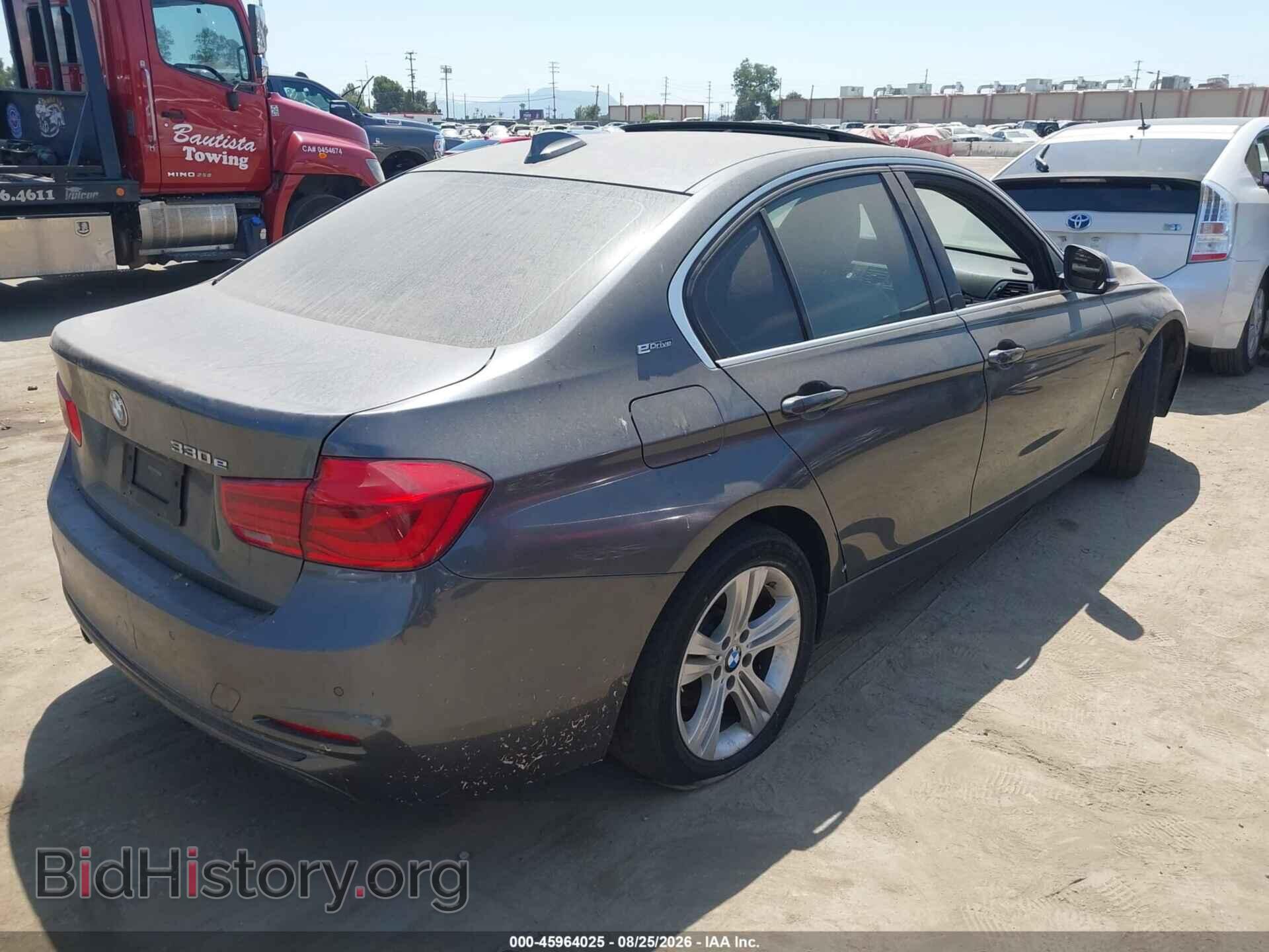 2017 BMW 330E - VIN: WBA8E1C37HA156586 - Photo 4