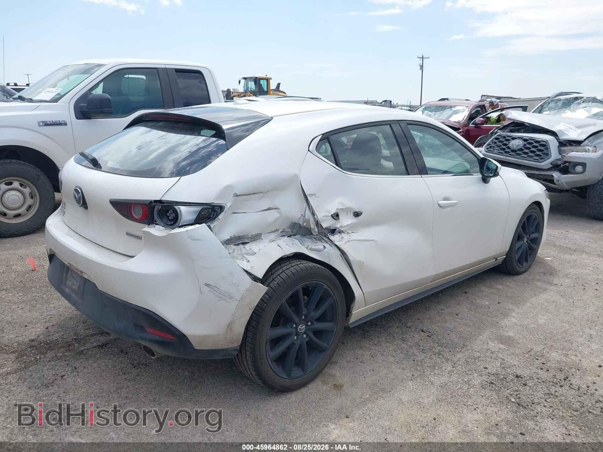 2019 MAZDA MAZDA3 - VIN: JM1BPBNM8K1145053 - Photo 4