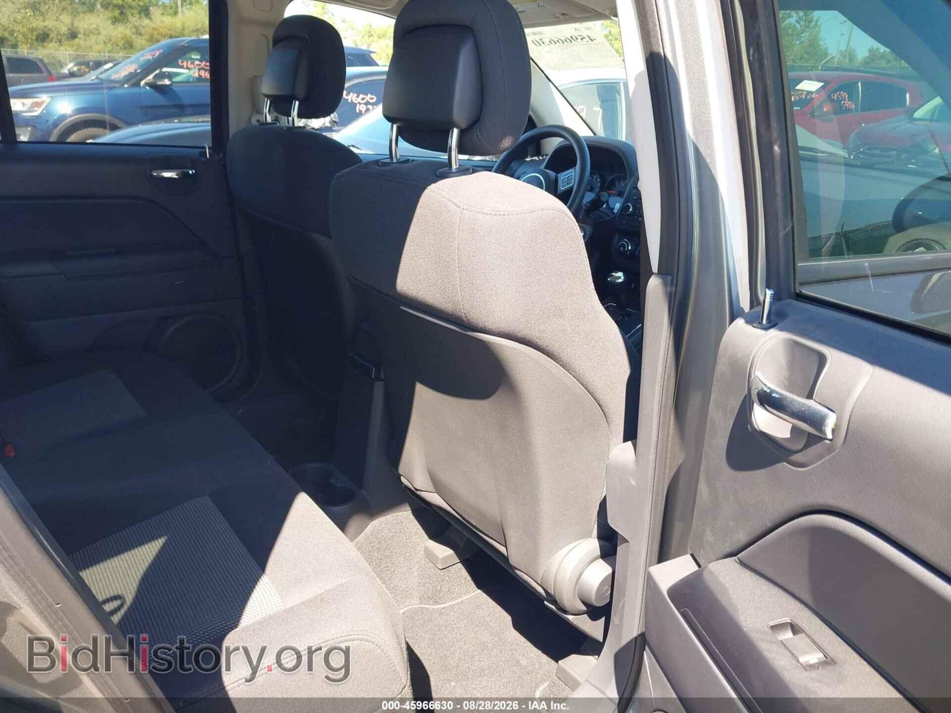 2011 JEEP COMPASS - VIN: 1J4NF1FB8BD235190 - Photo 8