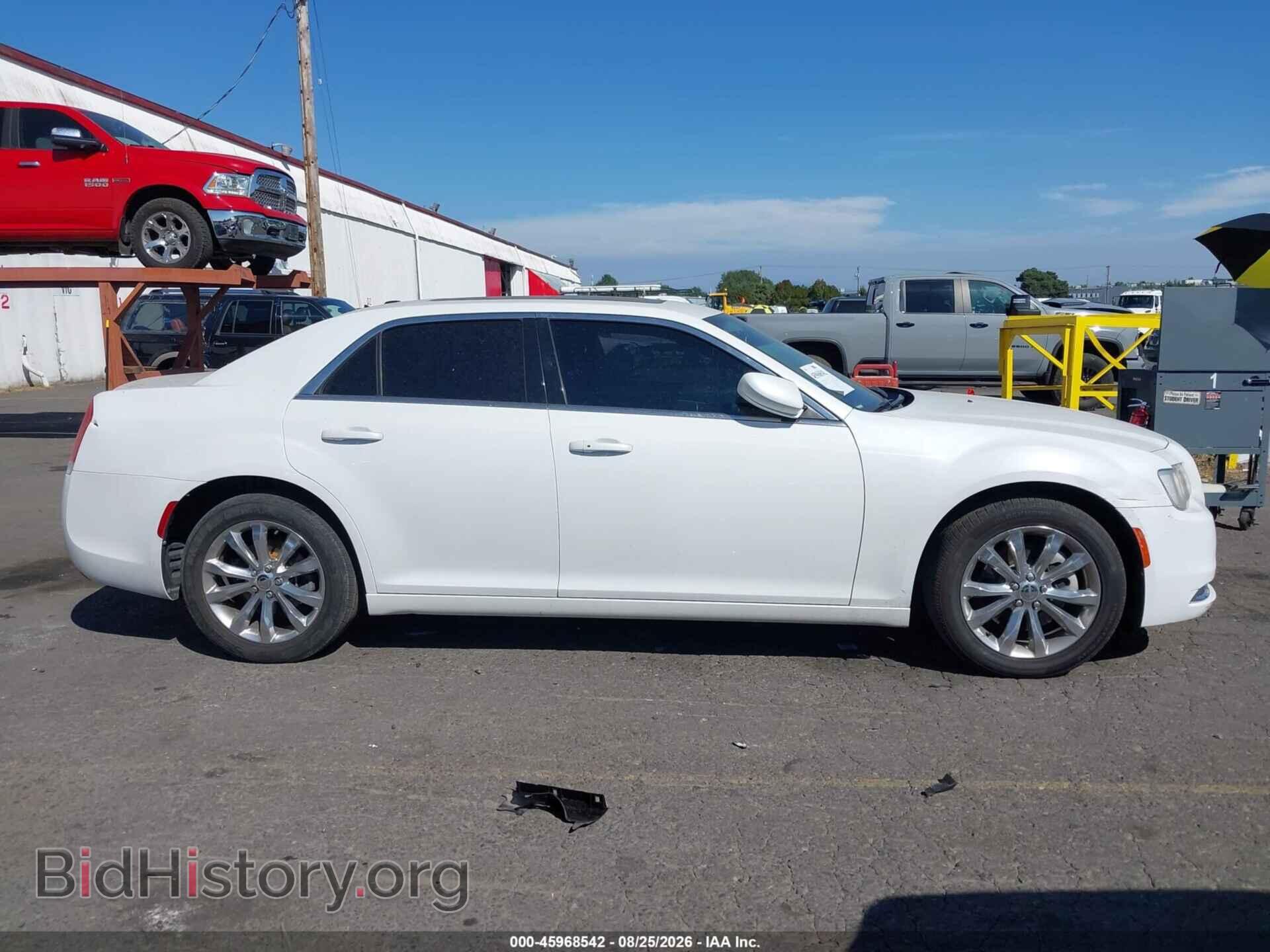 2015 CHRYSLER 300 - VIN: 2C3CCARG1FH792887 - Фото 13