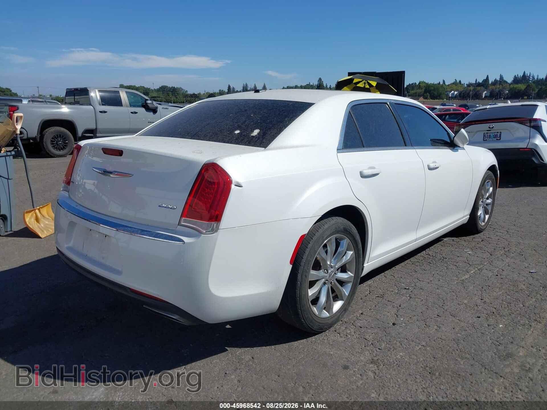 2015 CHRYSLER 300 - VIN: 2C3CCARG1FH792887 - Фото 4