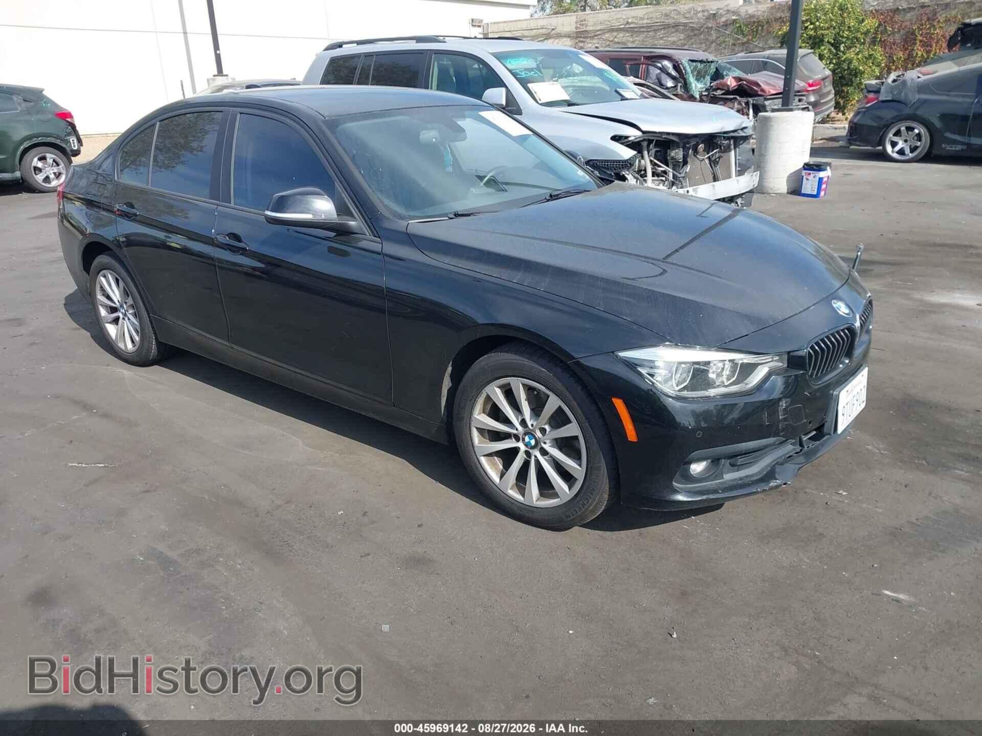 Фотография WBA8A9C51JAH14372 - BMW 320I 2018