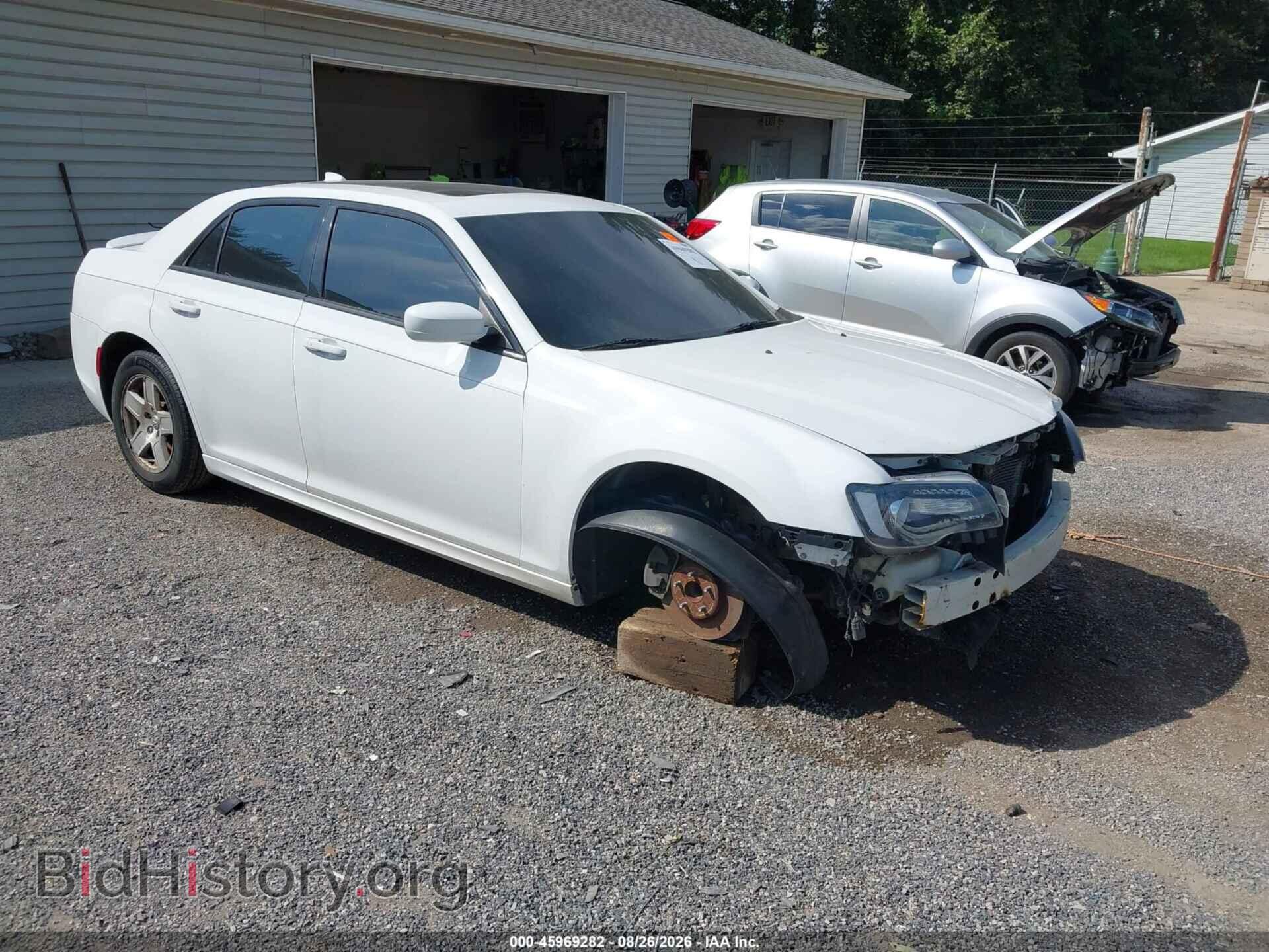 Фотография 2C3CCABG4HH603419 - CHRYSLER 300 2017