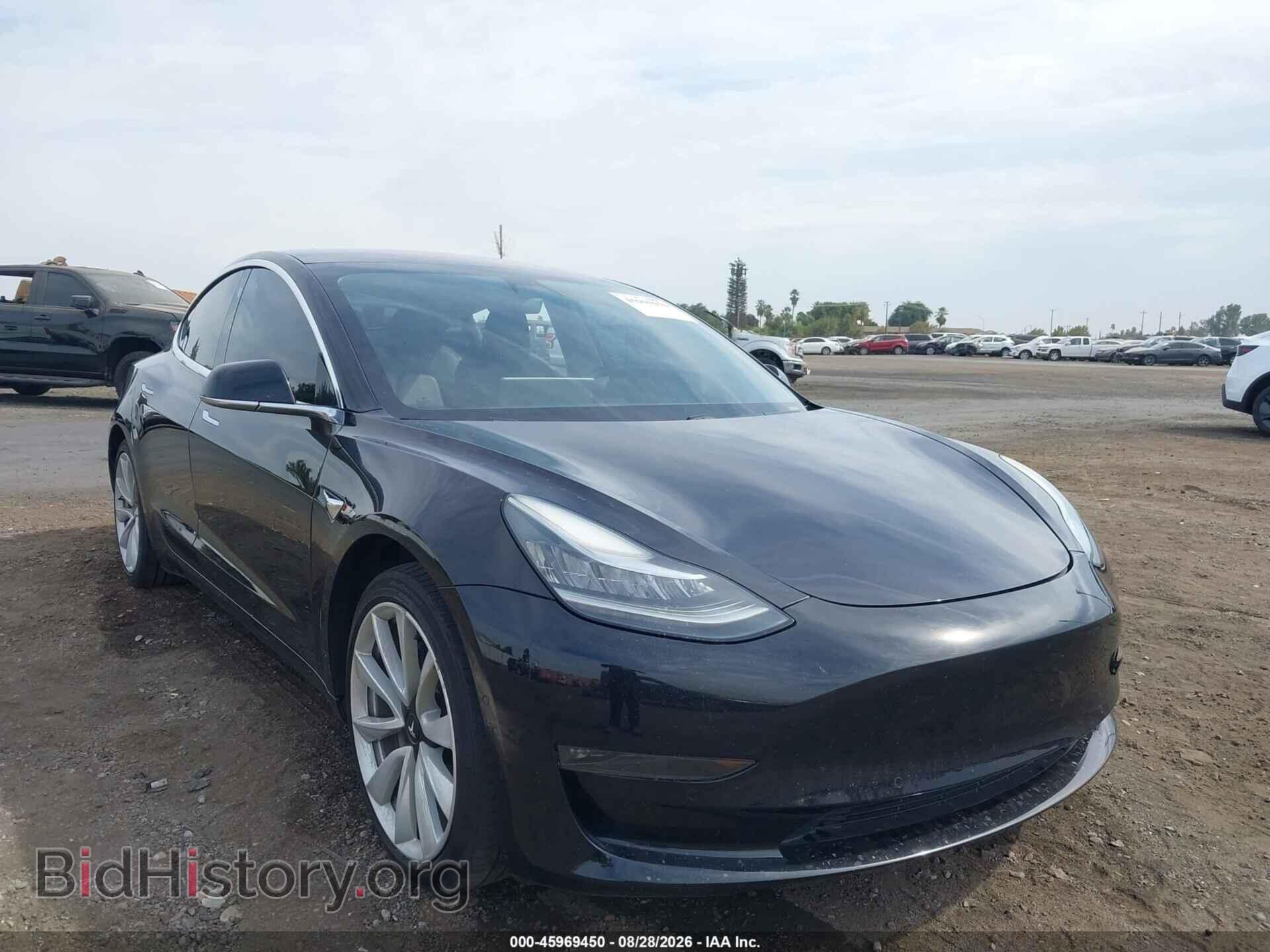 Фотография 5YJ3E1EA1JF071068 - TESLA MODEL 3 2018