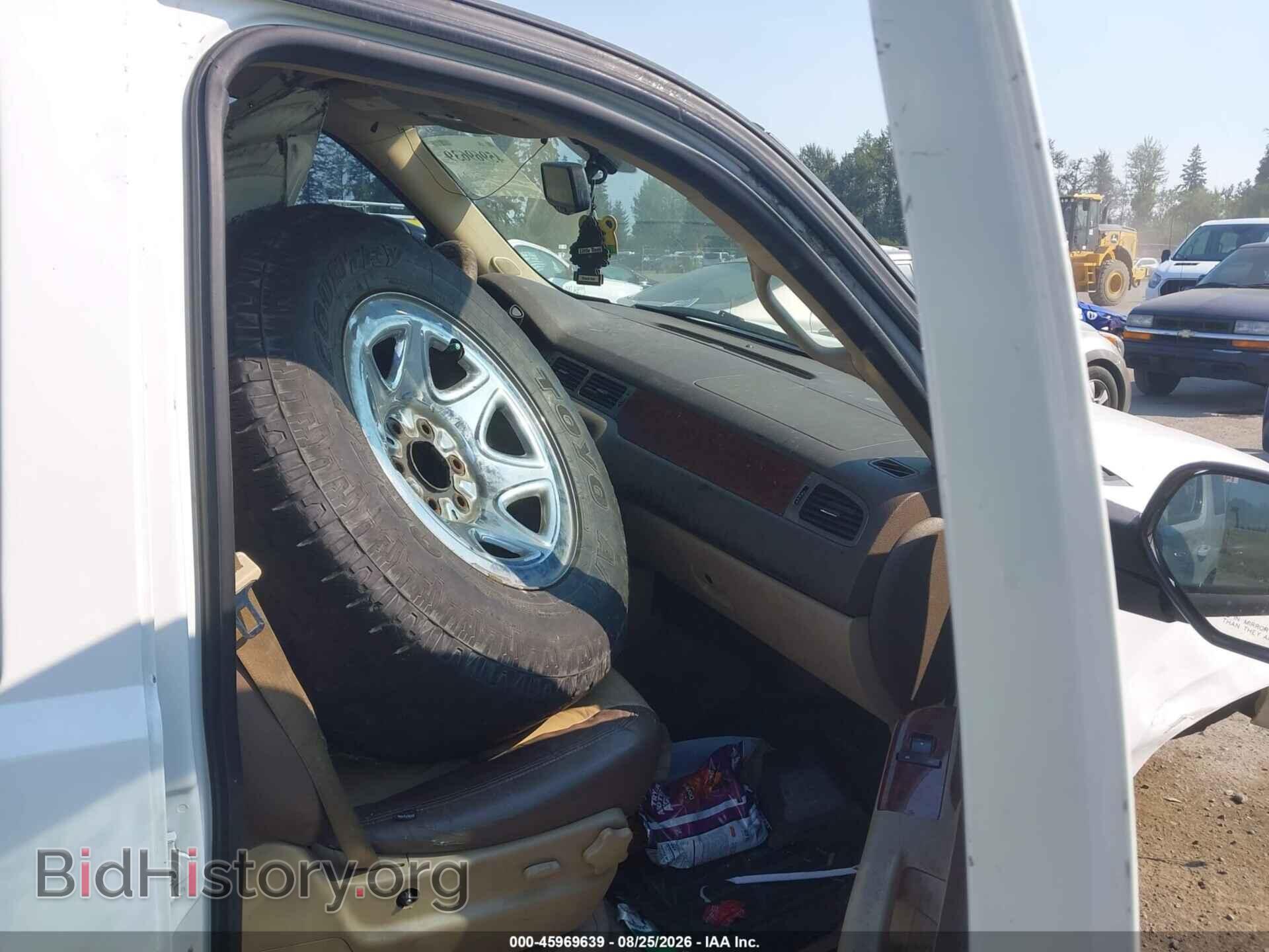 2011 CHEVROLET TAHOE - VIN: 1GNSCAE0XBR390576 - Photo 5