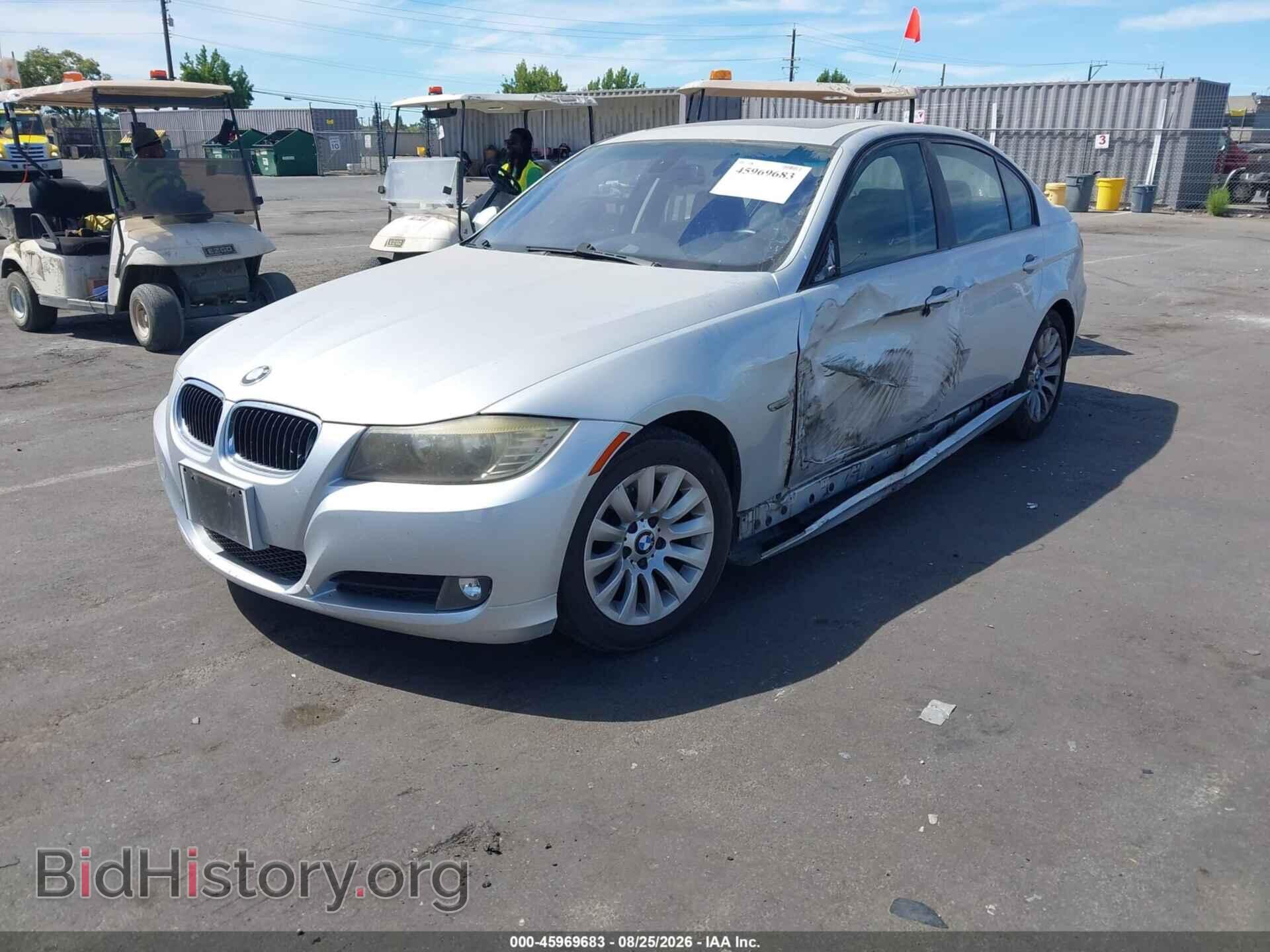 2009 BMW 328I - VIN: WBAPH57539NL76775 - Фото 2