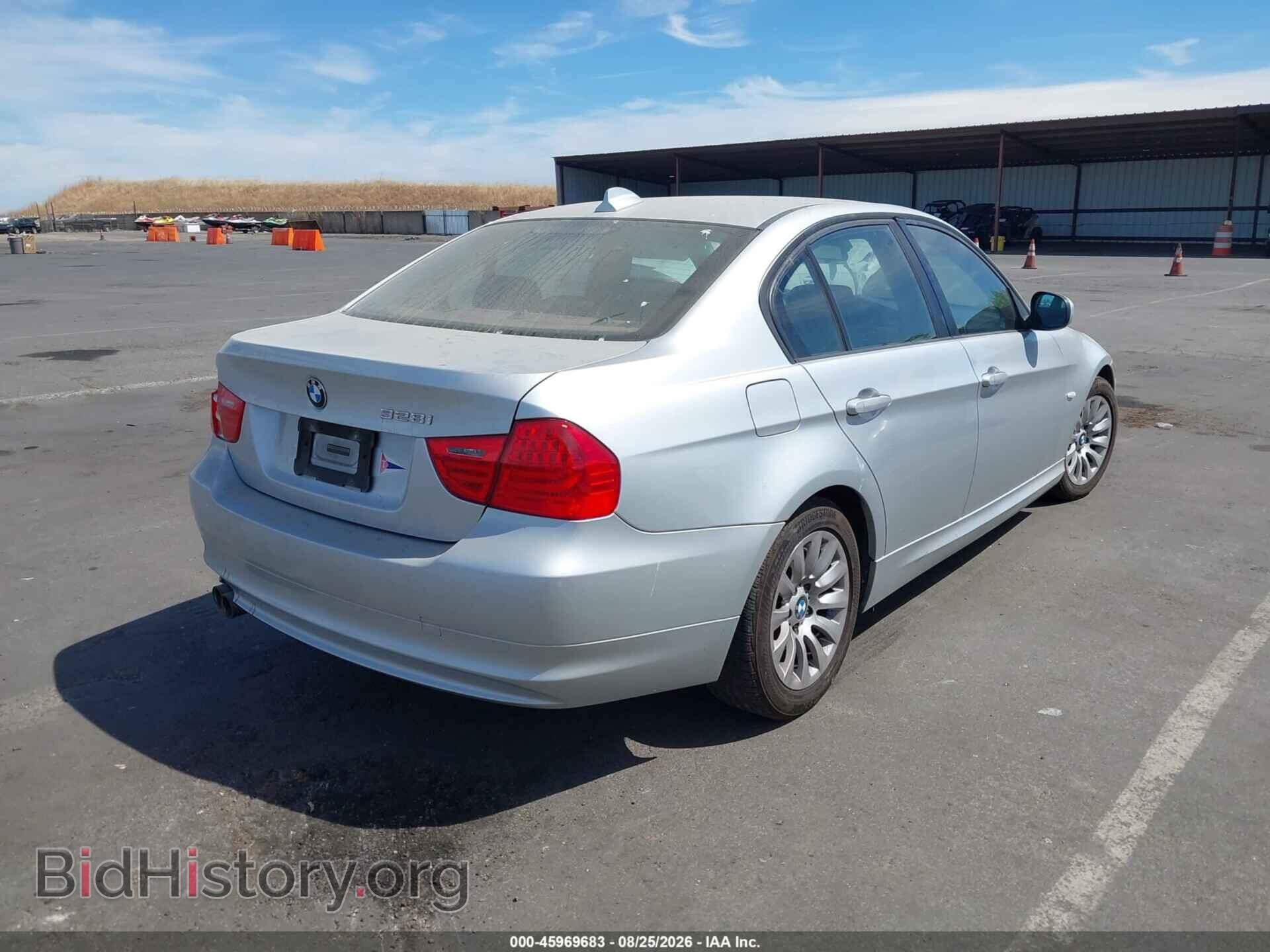 2009 BMW 328I - VIN: WBAPH57539NL76775 - Фото 4