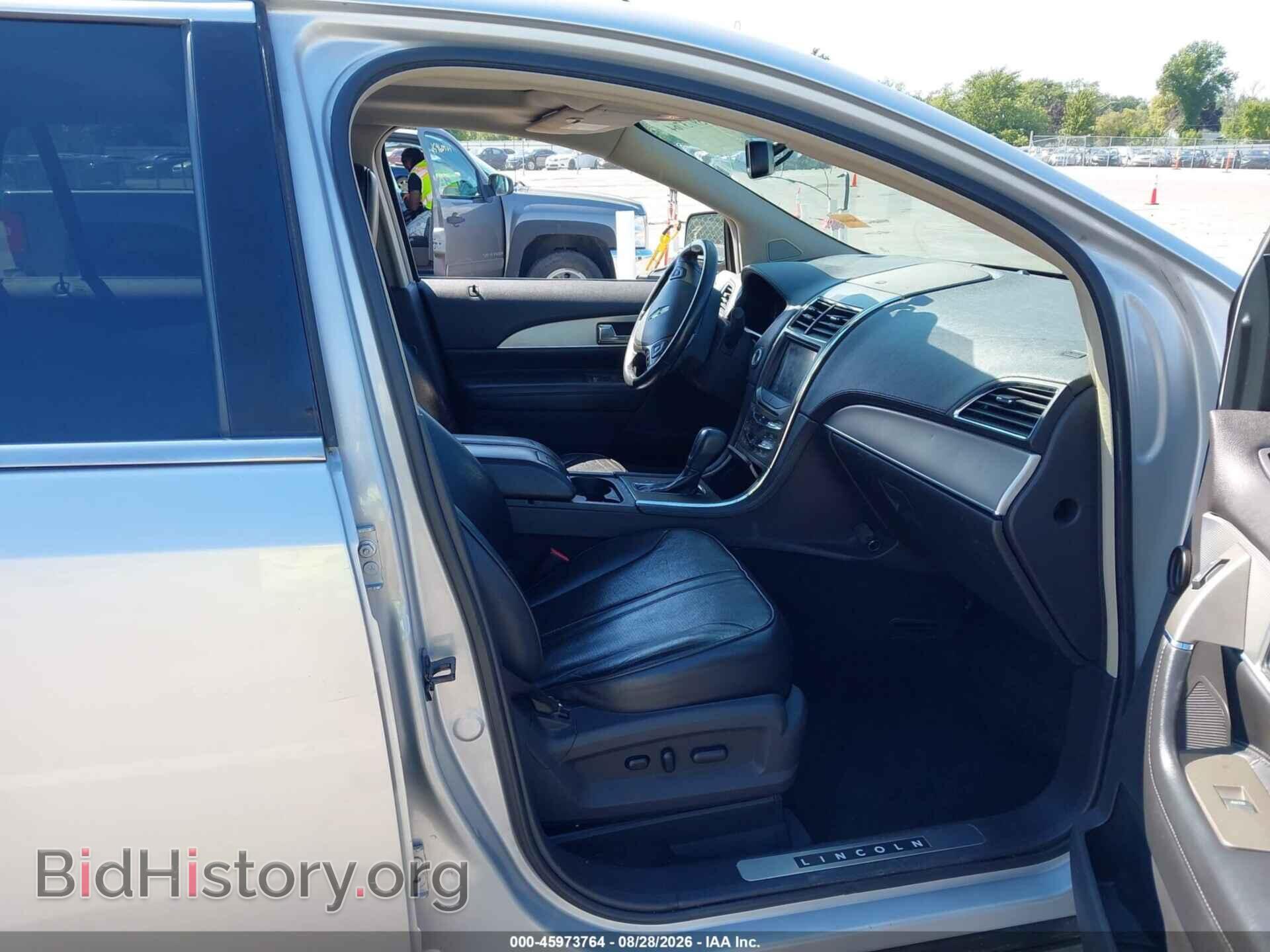 2011 LINCOLN MKX - VIN: 2LMDJ8JK5BBJ01937 - Photo 5