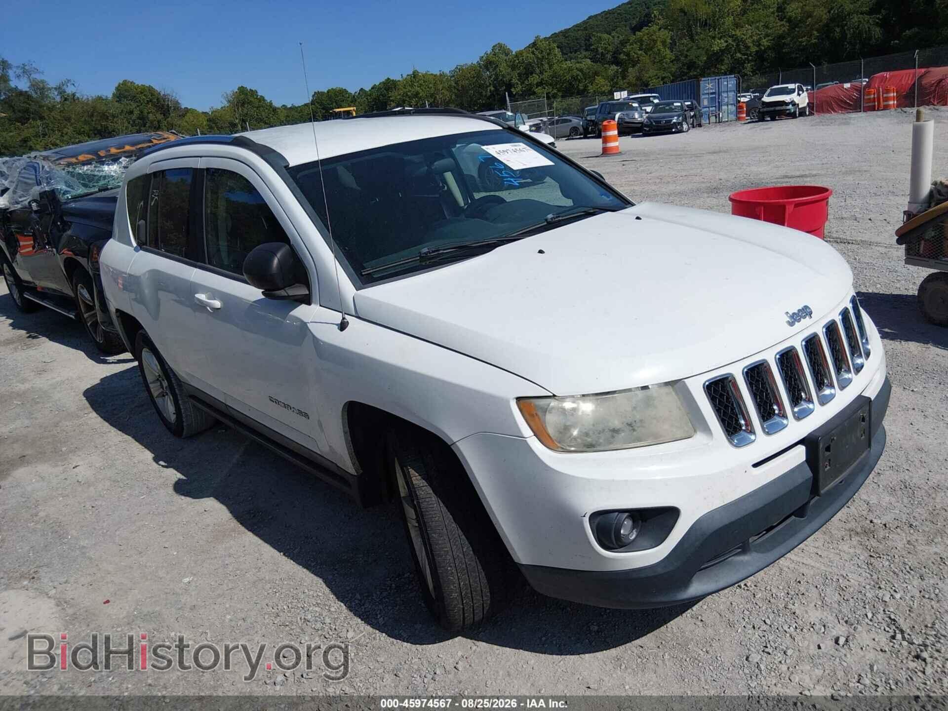 Photo 1J4NT1FB6BD137963 - JEEP COMPASS 2011