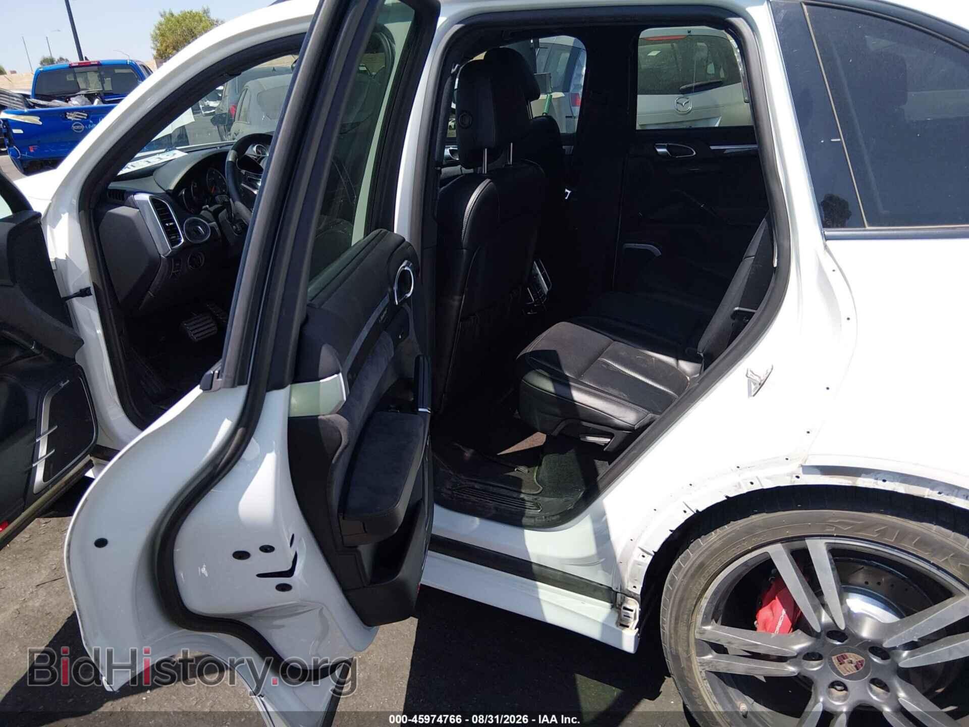 2014 PORSCHE CAYENNE - VIN: WP1AD2A21ELA71684 - Photo 8