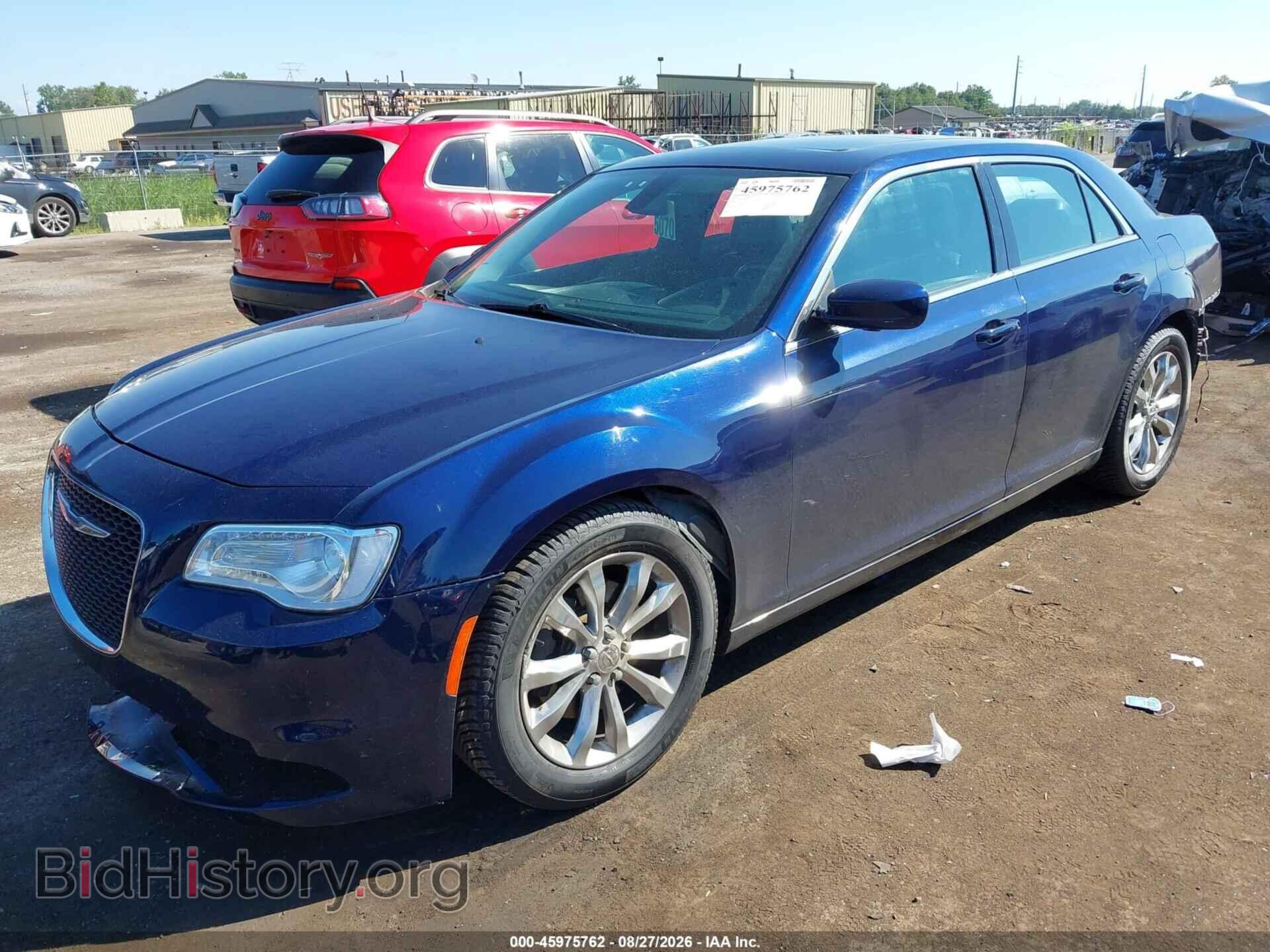 2017 CHRYSLER 300 - VIN: 2C3CCARG6HH553127 - Фото 2