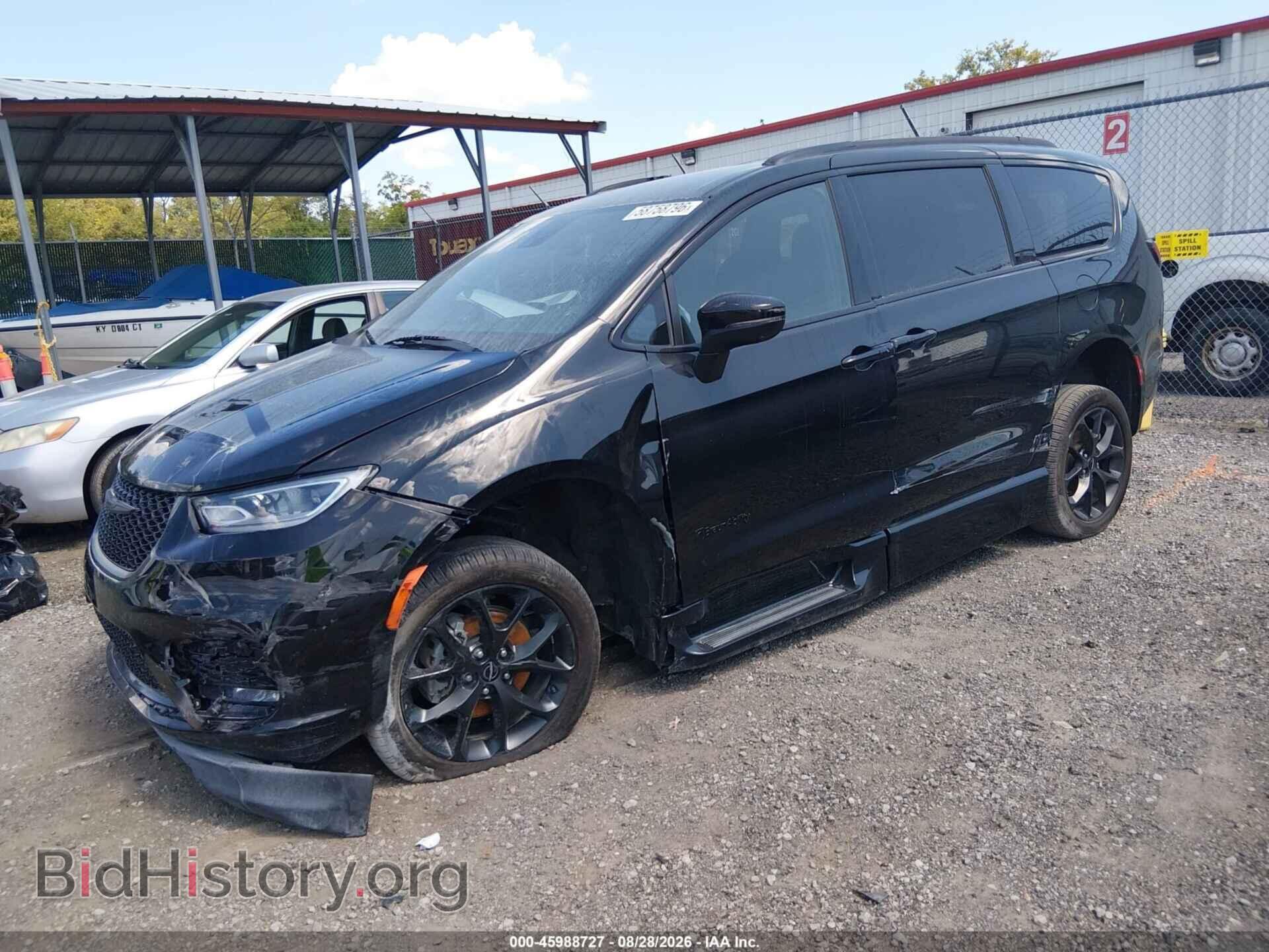 2023 CHRYSLER PACIFICA - VIN: 2C4RC1BG9PR537951 - Photo 2