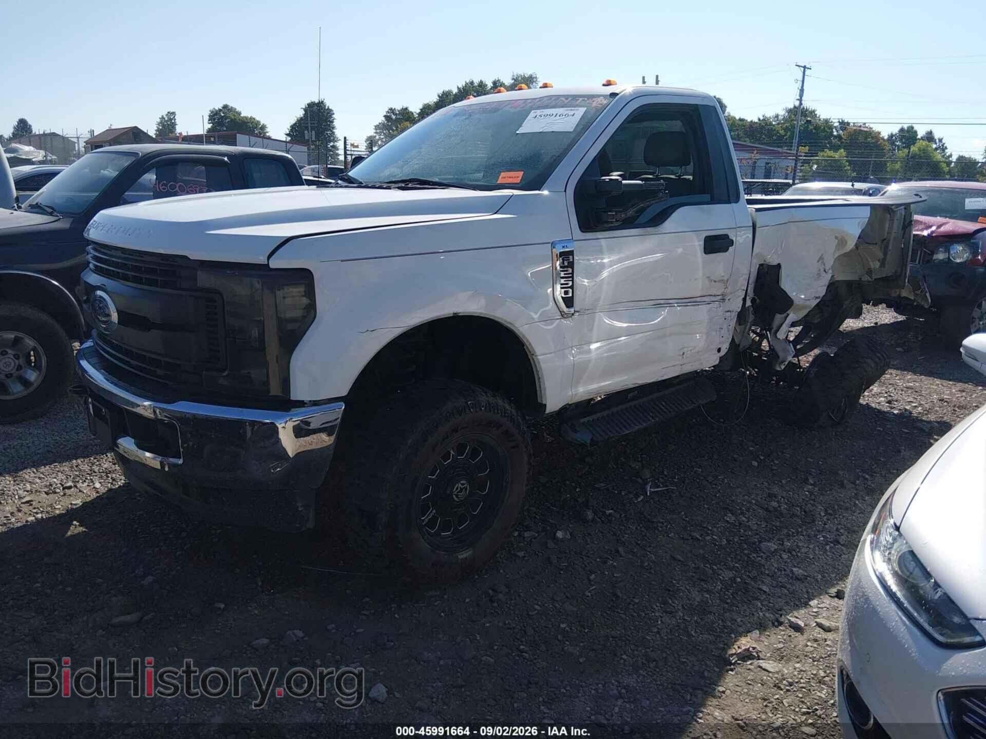 2017 FORD F-250 - VIN: 1FTBF2B60HEE80365 - Фото 2