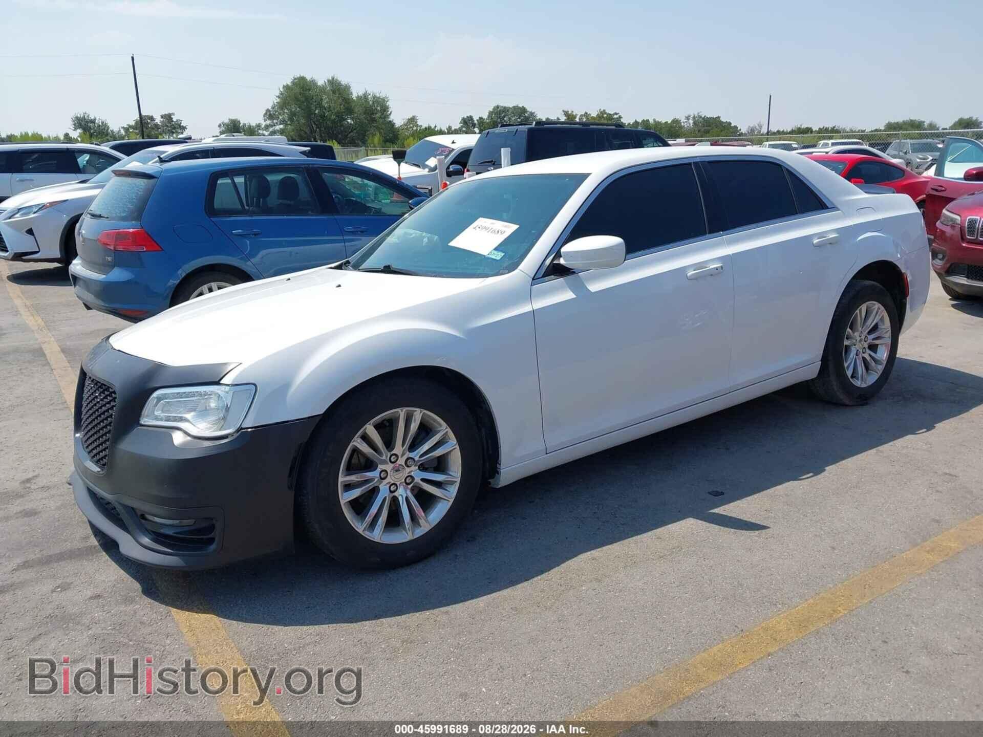 2021 CHRYSLER 300 - VIN: 2C3CCAAGXMH516233 - Фото 2