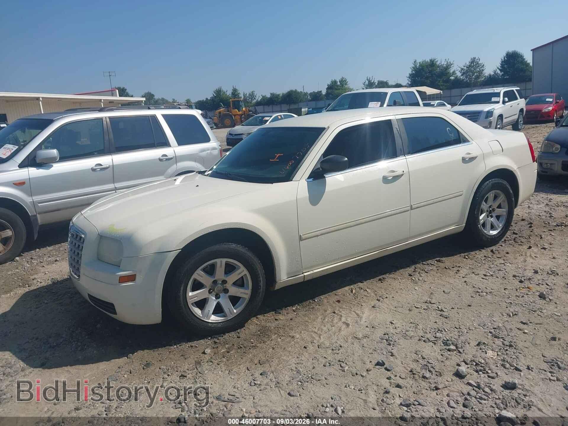 2007 CHRYSLER 300 - VIN: 2C3KA43R07H710811 - Фото 2