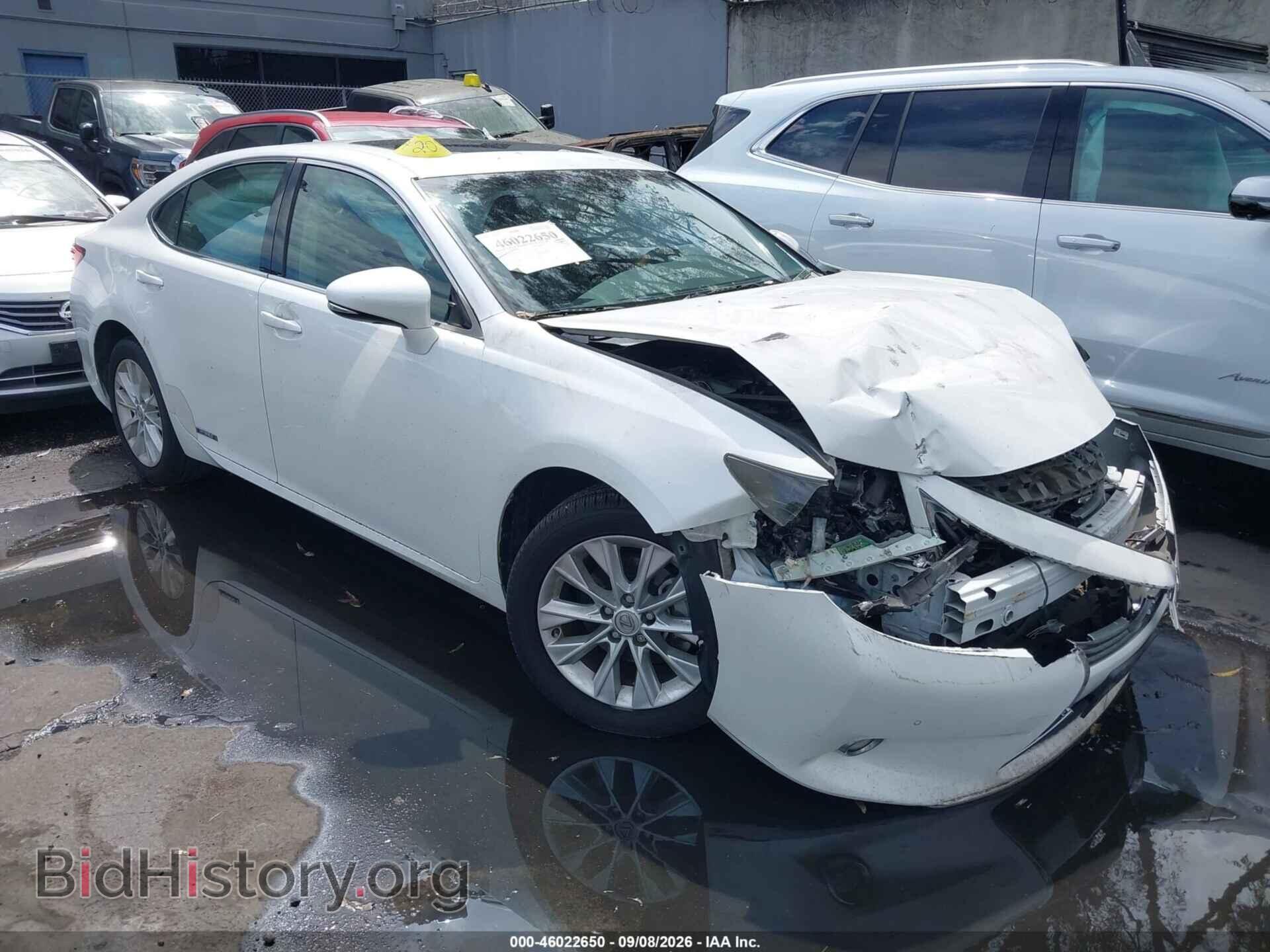 Фотография JTHBW1GG0E2068261 - LEXUS ES 300H 2014