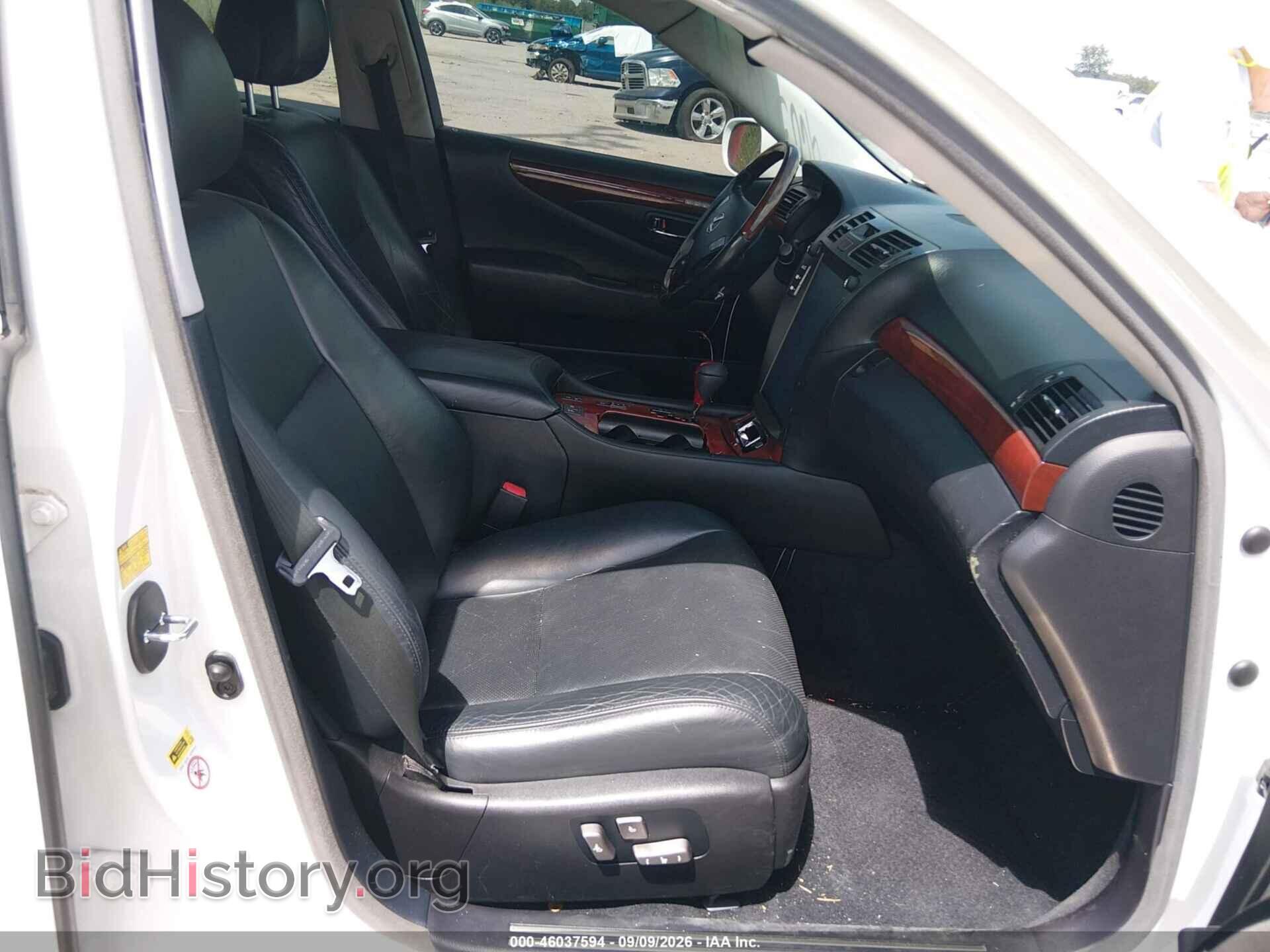 2011 LEXUS LS - VIN: JTHBL5EF3B5107400 - Photo 5