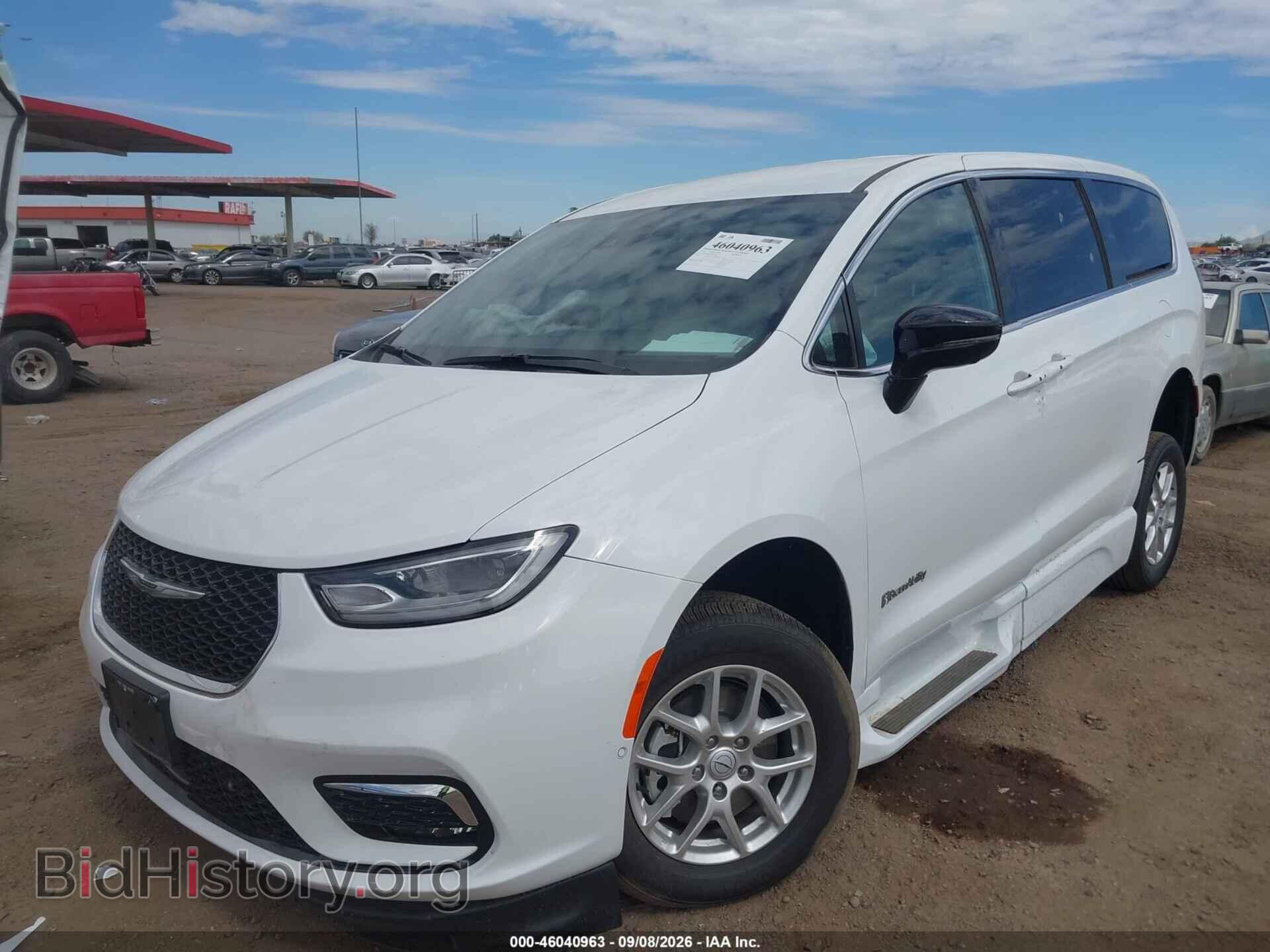 2025 CHRYSLER PACIFICA - VIN: 2C4RC1BG0SR579742 - Photo 2