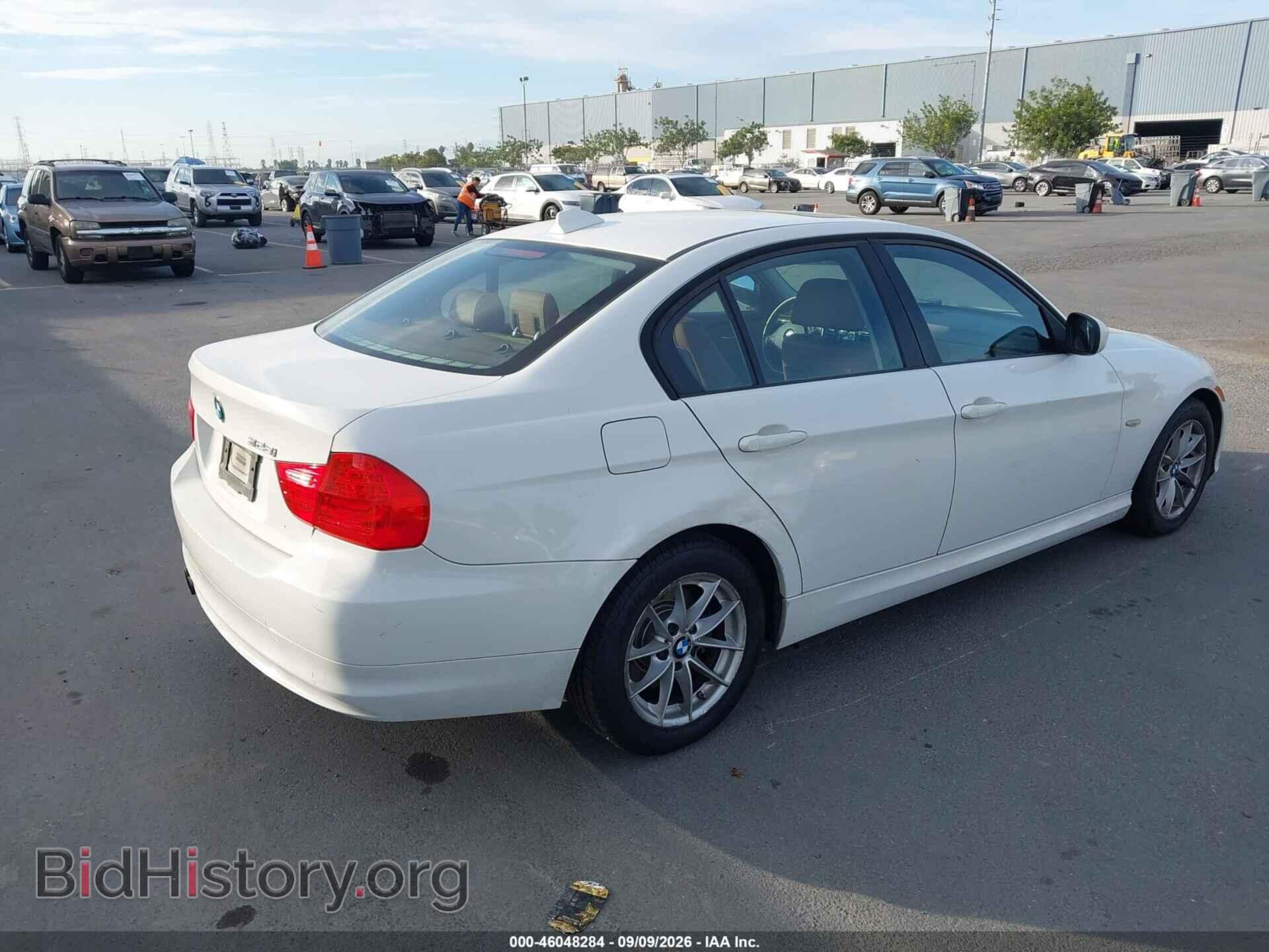 2010 BMW 328I - VIN: WBAPH5C51AA439728 - Фото 4