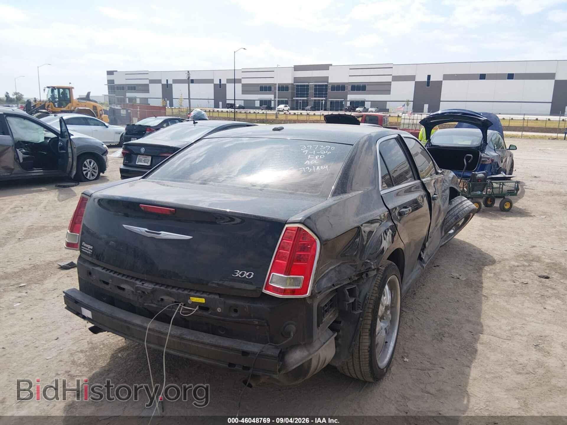 2014 CHRYSLER 300 - VIN: 2C3CCAAG5EH119546 - Фото 4