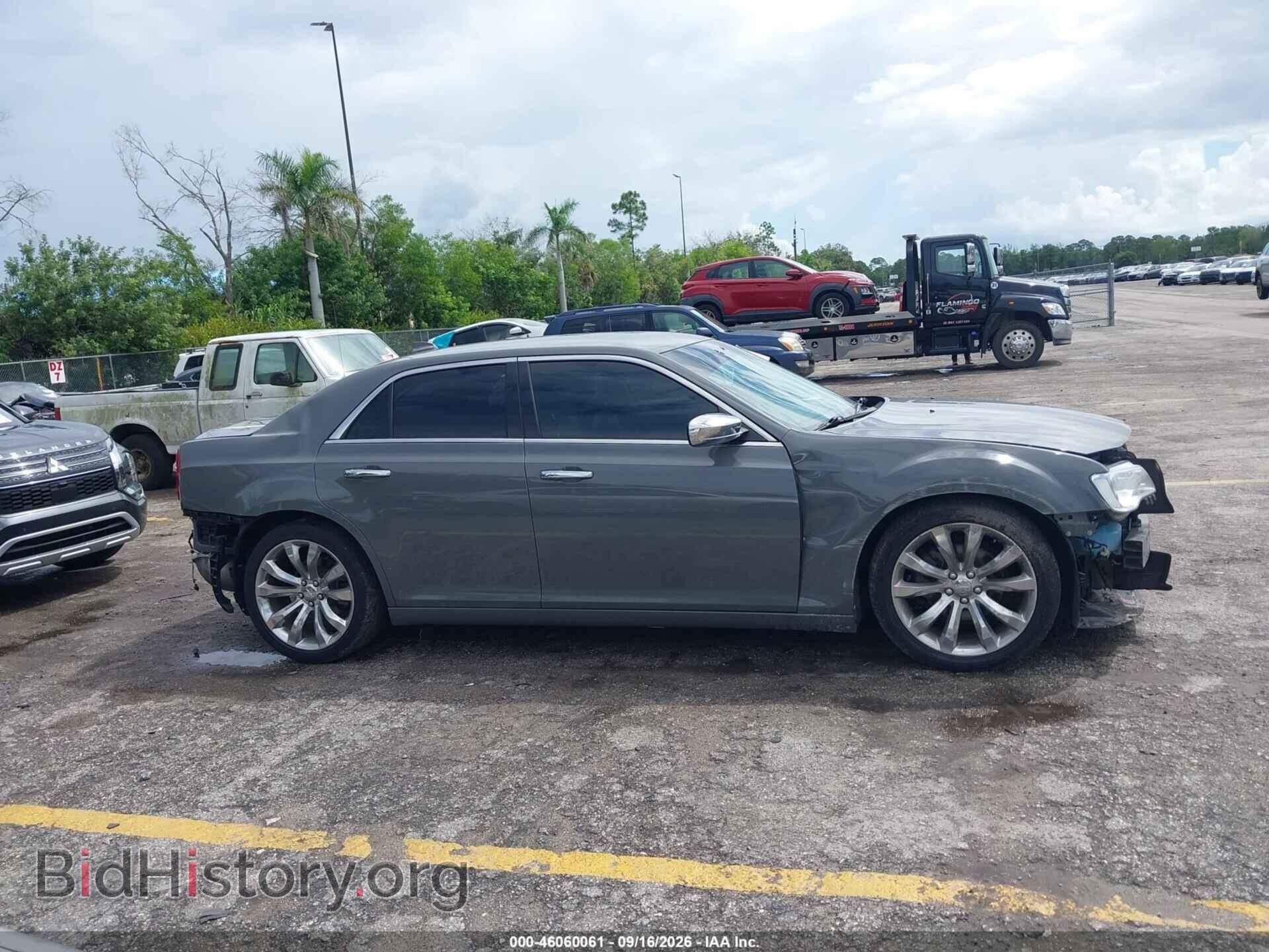 2019 CHRYSLER 300 - VIN: 2C3CCAEG0KH606076 - Фото 14