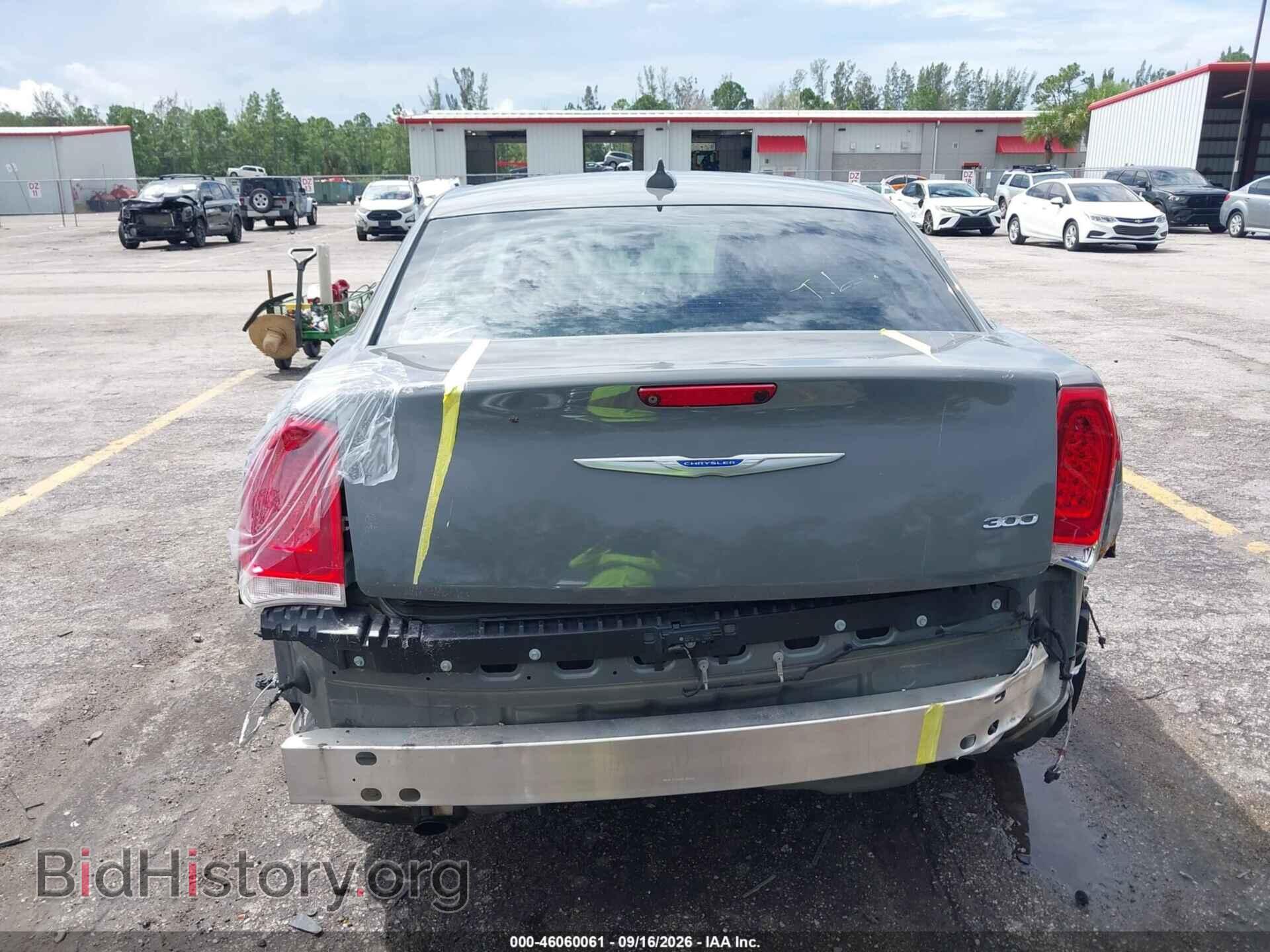 2019 CHRYSLER 300 - VIN: 2C3CCAEG0KH606076 - Фото 20