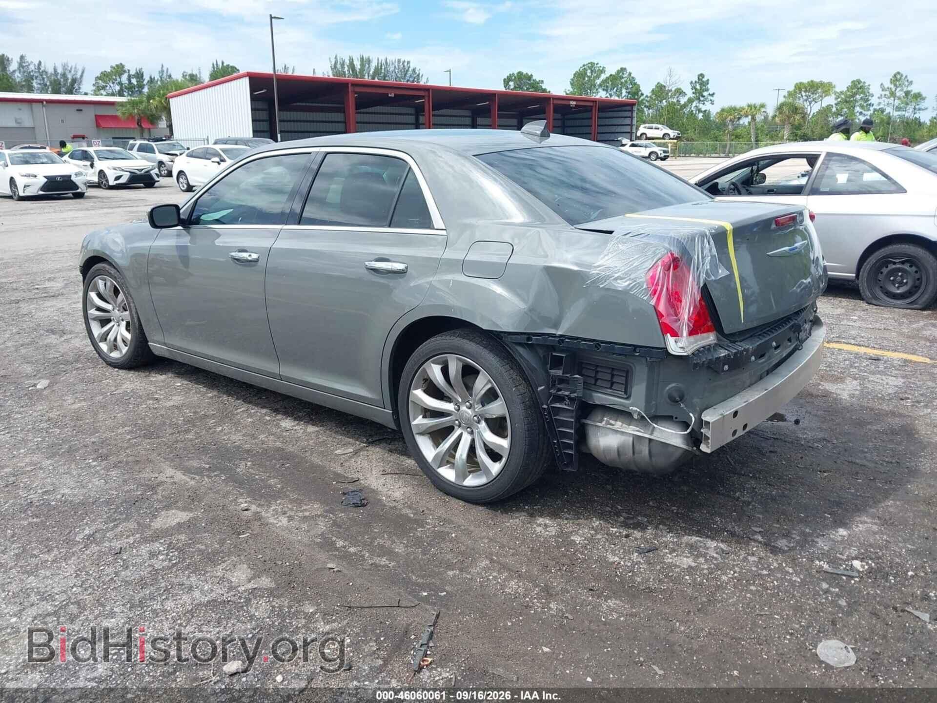 2019 CHRYSLER 300 - VIN: 2C3CCAEG0KH606076 - Фото 3