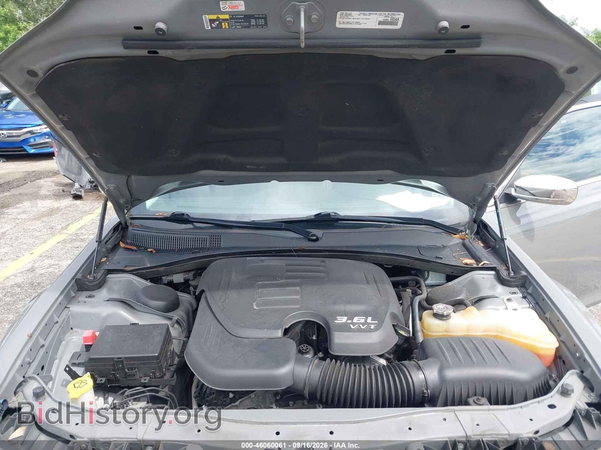 2019 CHRYSLER 300 - VIN: 2C3CCAEG0KH606076 - Фото 10