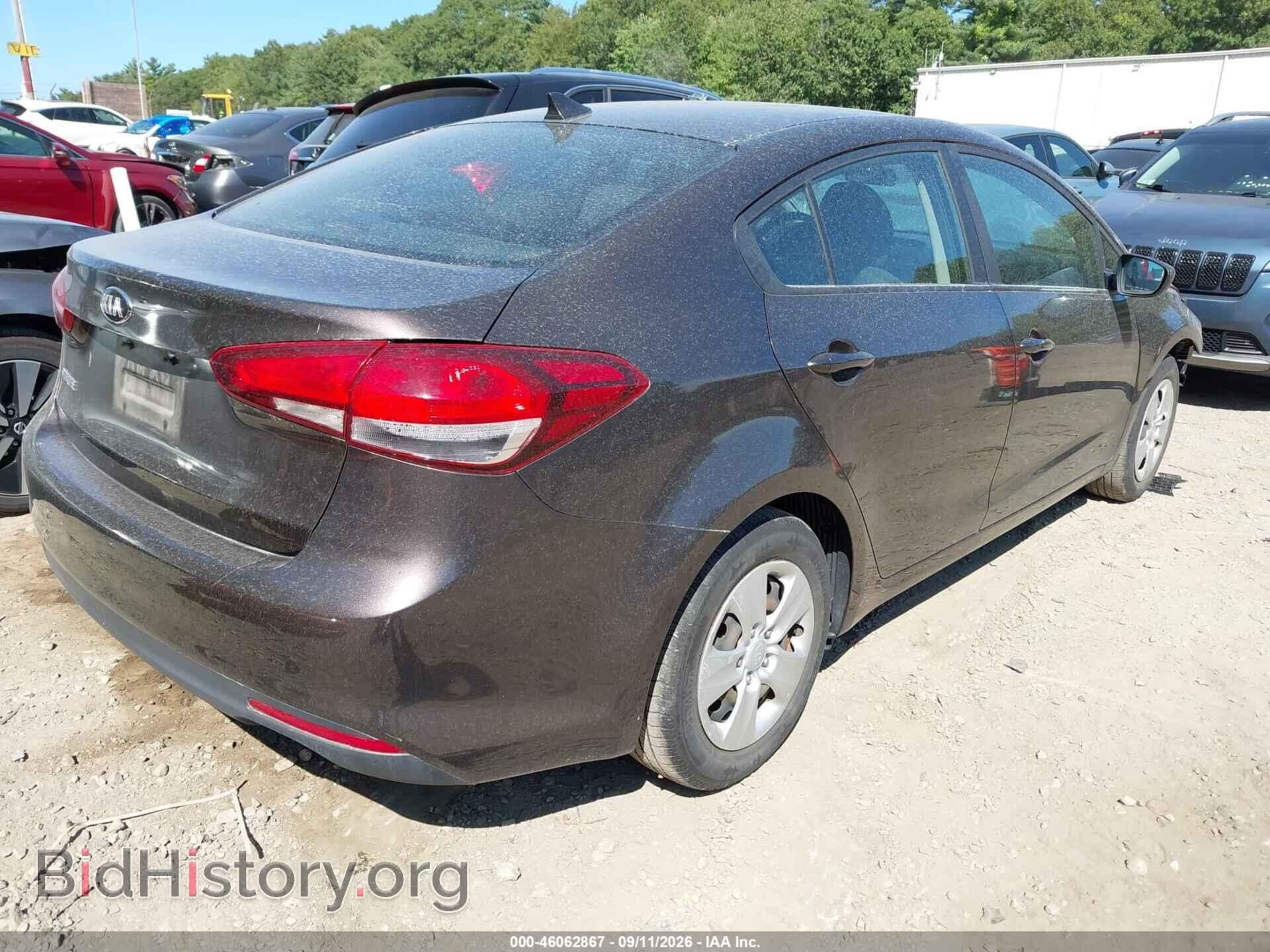2017 KIA FORTE - VIN: 3KPFK4A78HE072428 - Photo 4